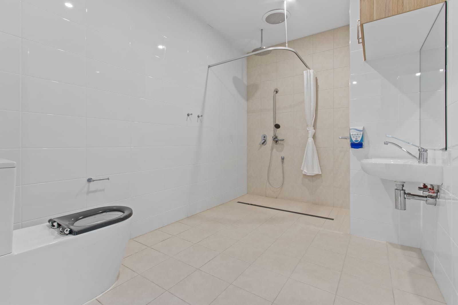 Specialist Disability Accommodation in Tarneit, House — Home image 8