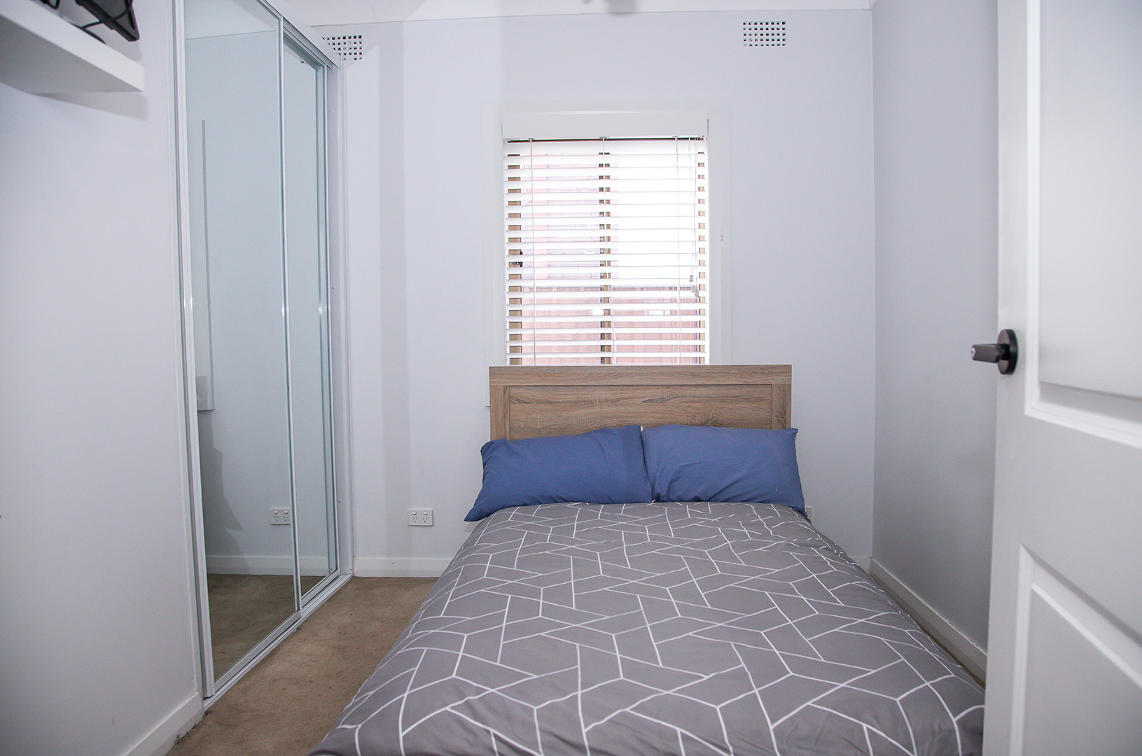 A to Z Belfield SIL House - 3 bedroom lovely home. — Home image 10