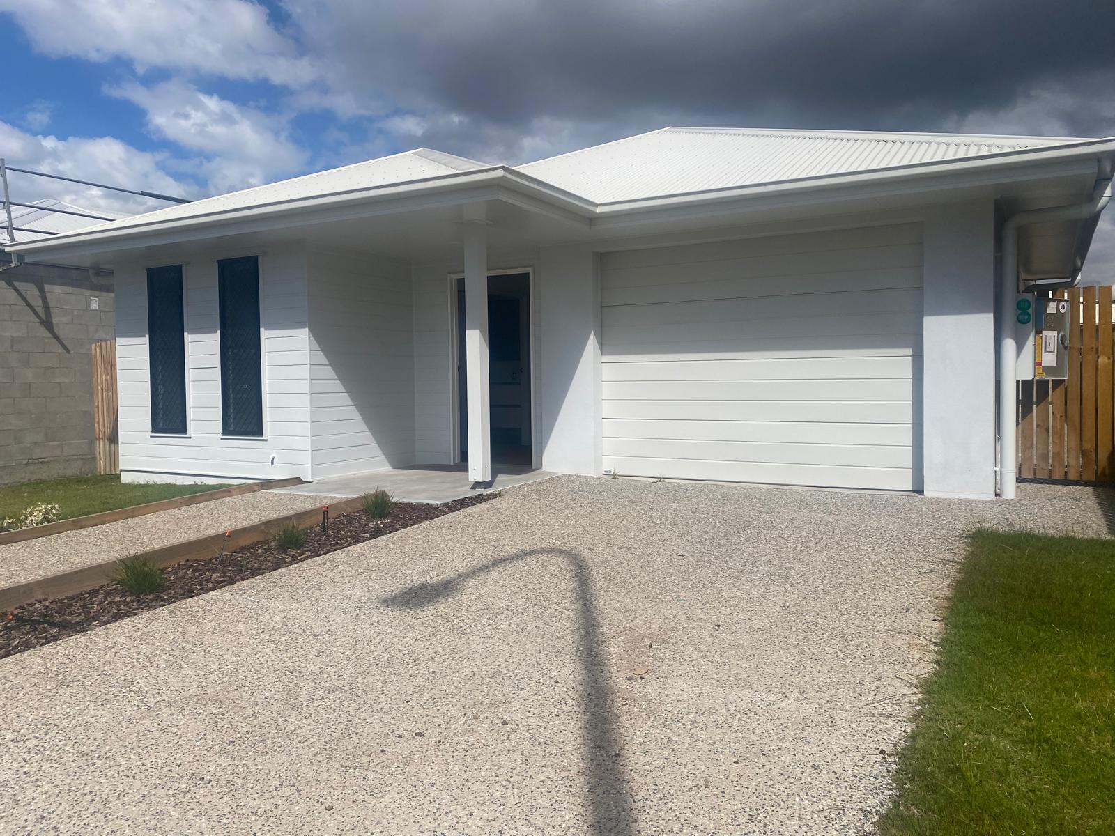 BE THE FIRST TENANT: Brand New 2 Res + OOA Home — Home image 6