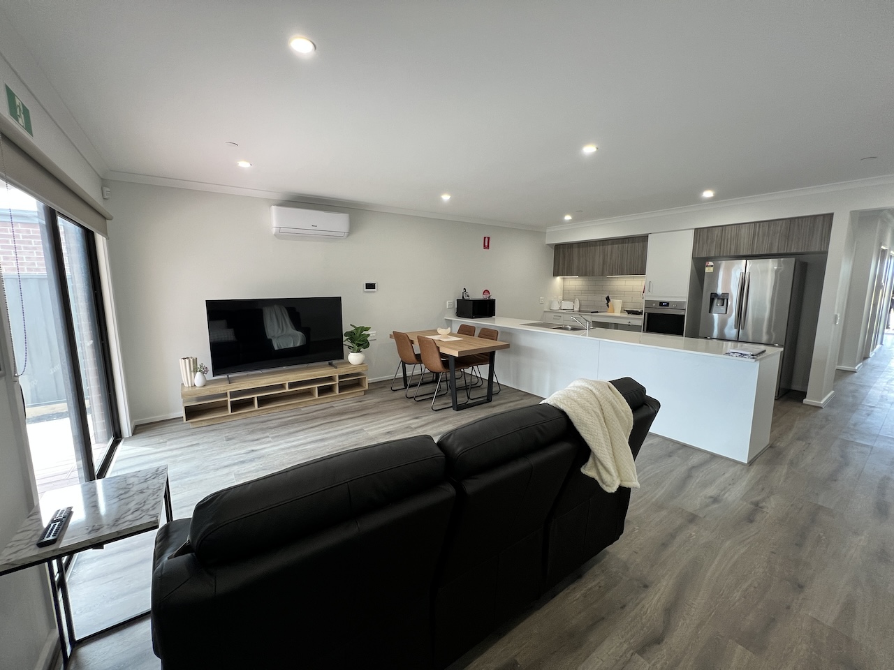 Fully Furnished - Brand-New HPS Home in Clyde — Home image 2