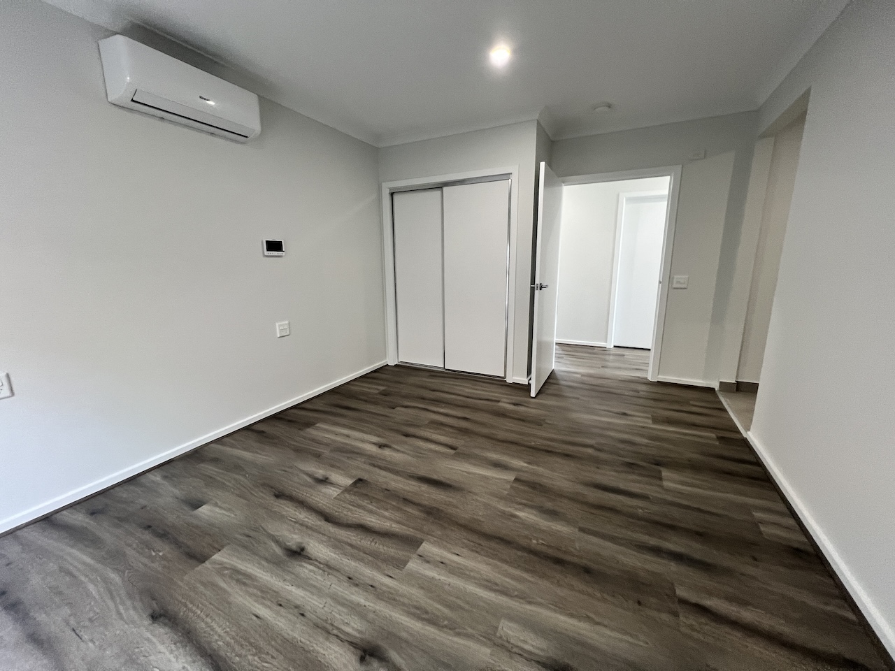 Fully Furnished - Brand-New HPS Home in Clyde — Home image 4