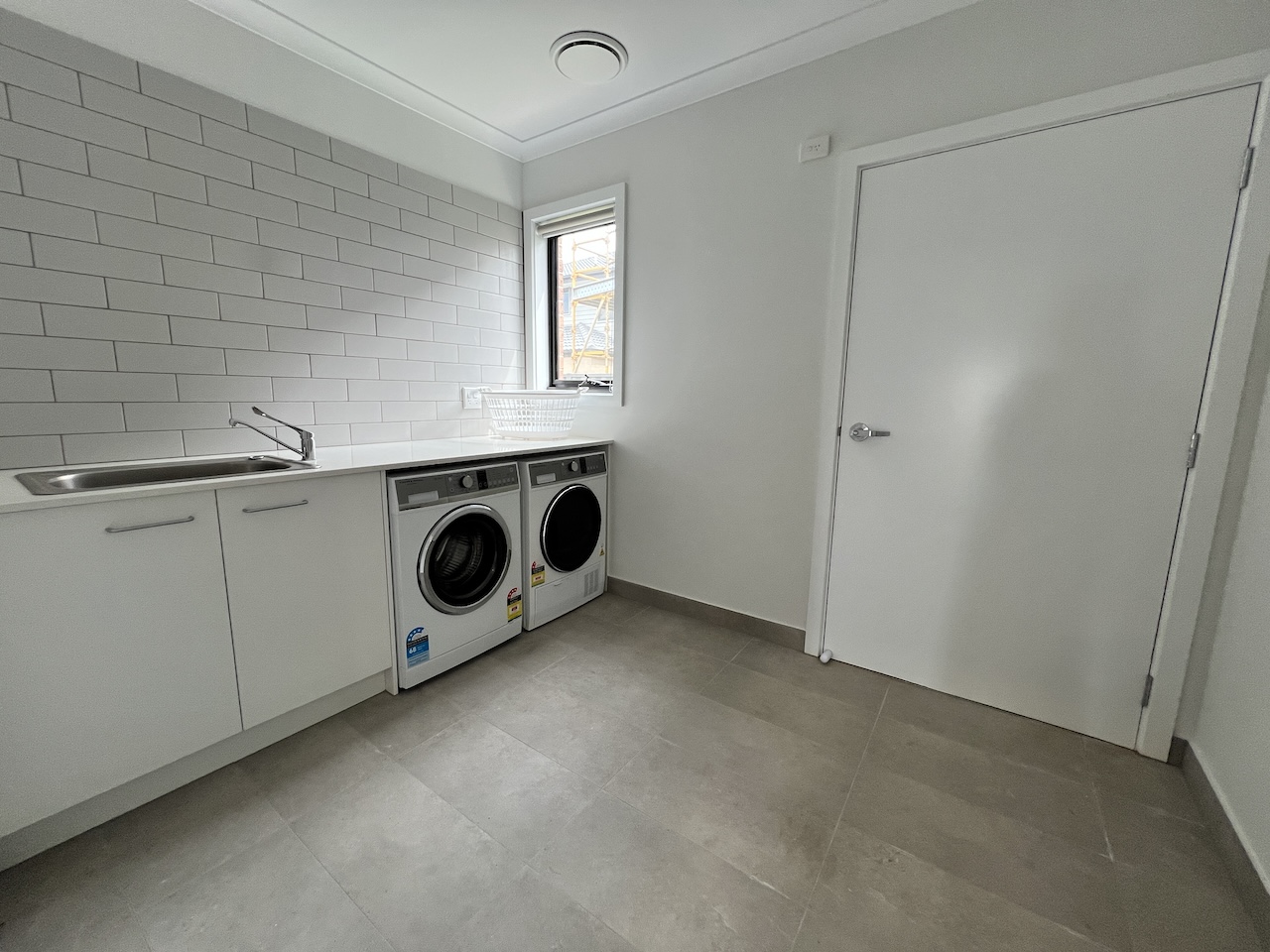 Fully Furnished - Brand-New HPS Home in Clyde — Home image 6