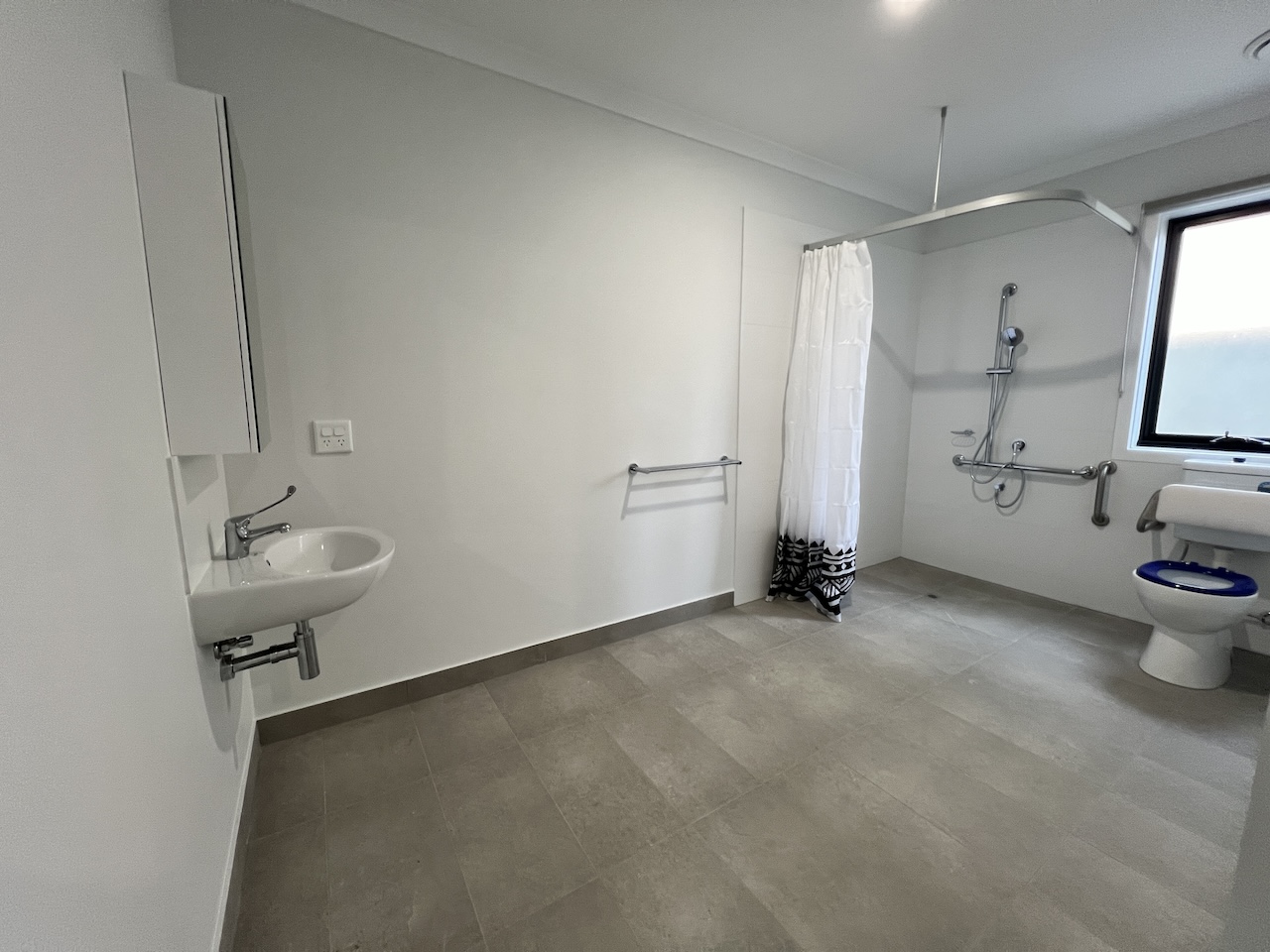 Fully Furnished - Brand-New HPS Home in Clyde — Home image 8