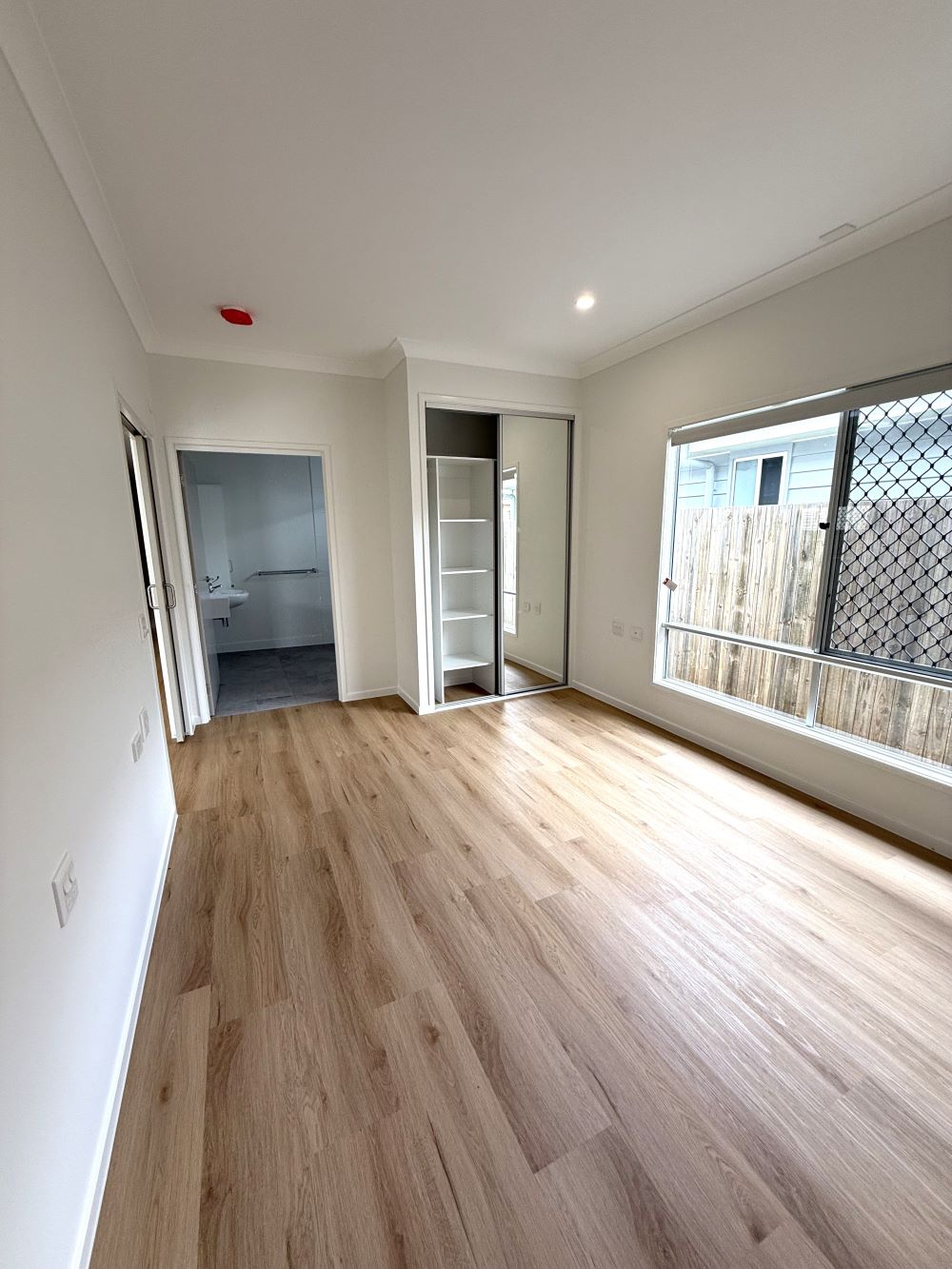 3 Bedroom home with OOA in Sunnybank Hills, Queensland — Home image 3
