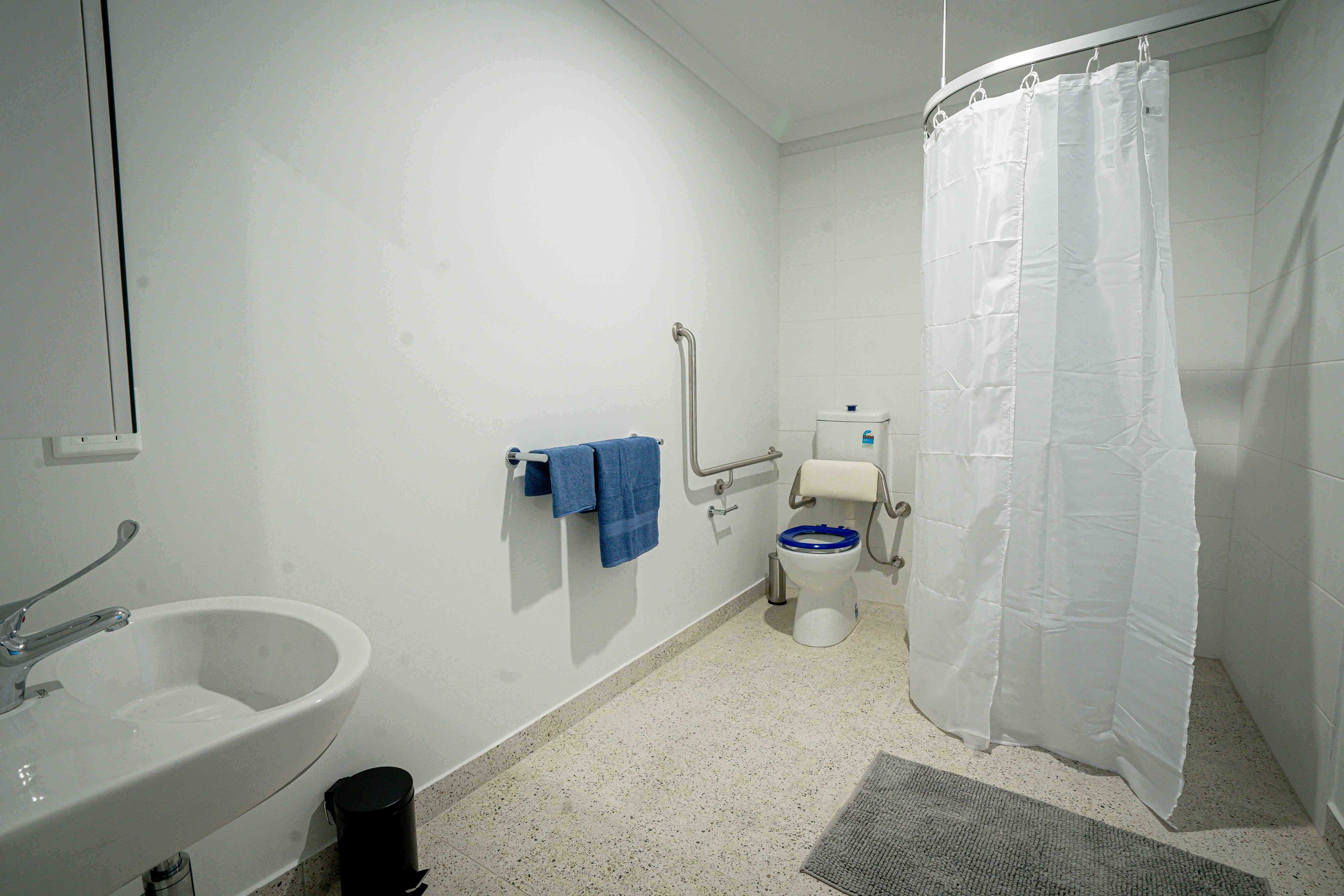 Luxury Living with Full Accessibility - 1 vacancy — Home image 5