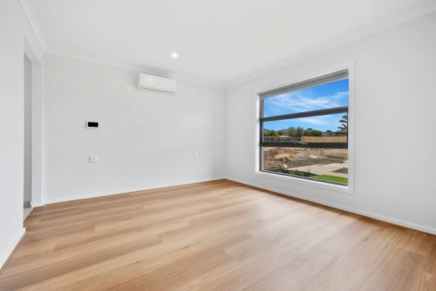 Beautiful Accessible SIL in Clyde North - TAC / NDIS / NIISQ & DFFH — Home image 3