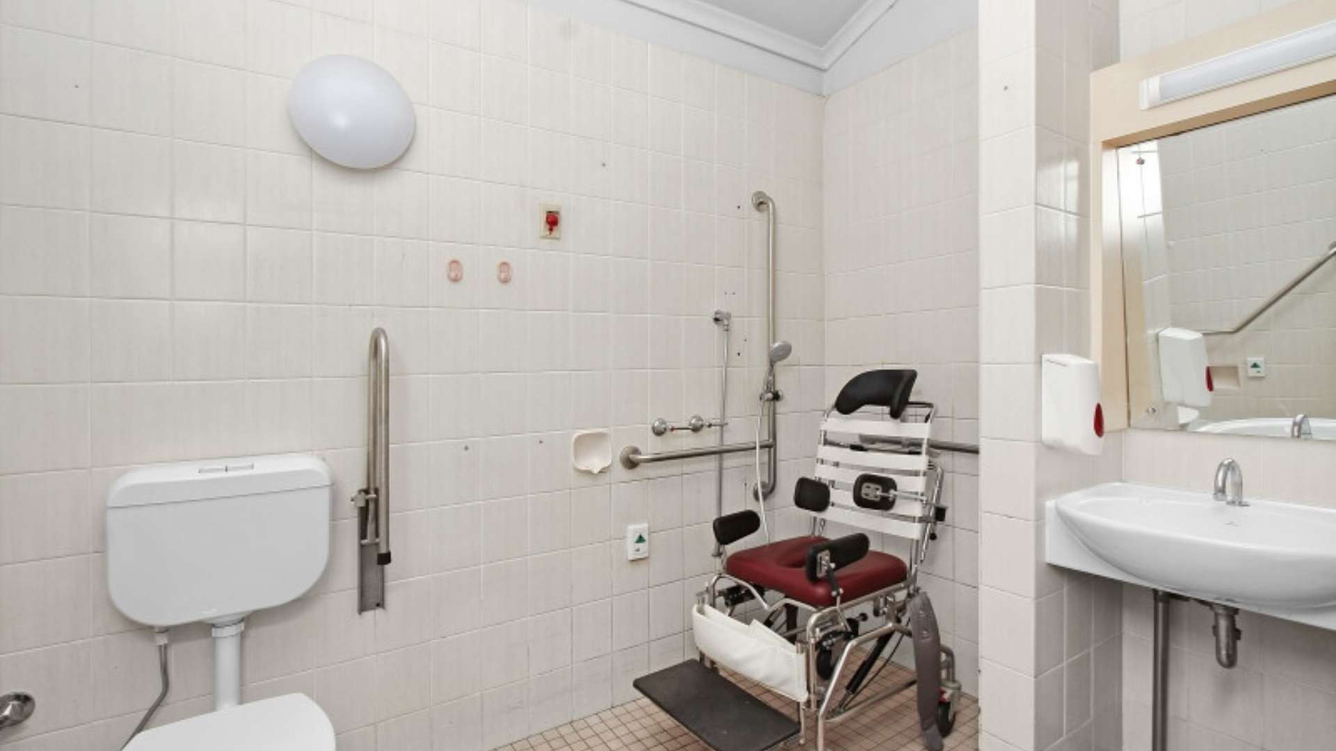 Spacious Disability Home With Great Outdoor Area, Campbelltown NSW 2560 — Home image 5