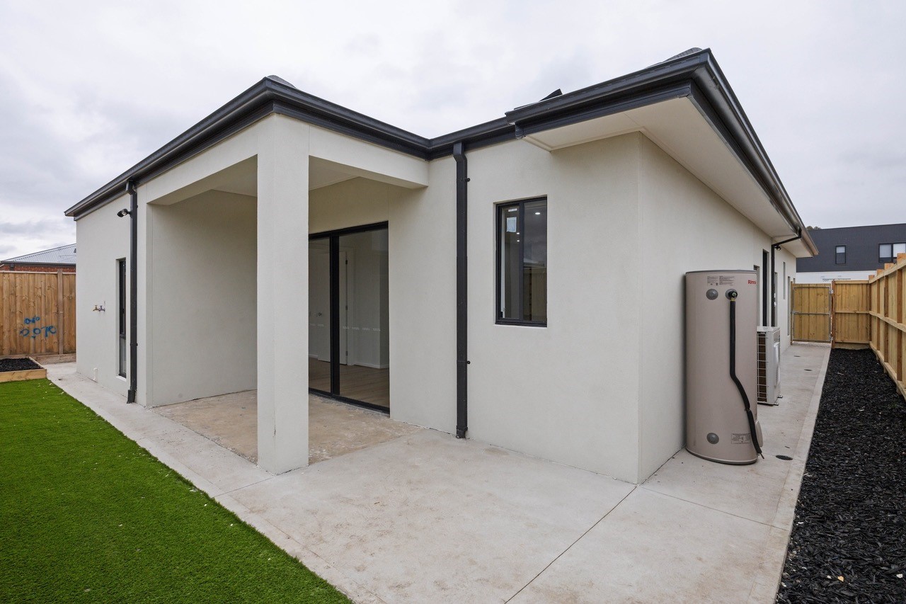 ROBUST SDA HOUSE AVAILABLE IN - WOLLERT VICTROIA — Home image 8