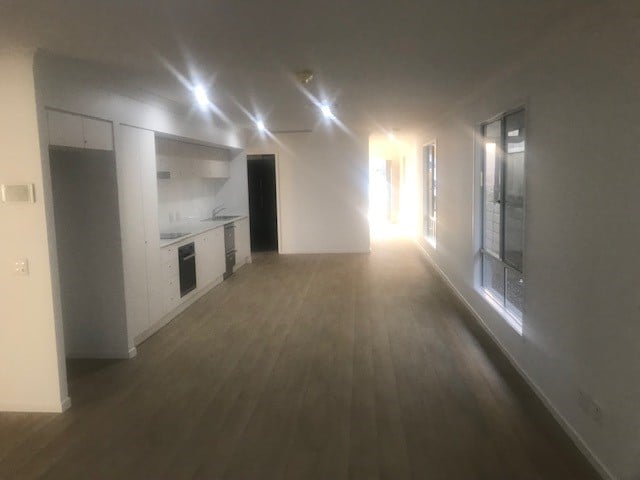 Robust Holmview 2 Bed, 3 Bath + OOA — Home image 4