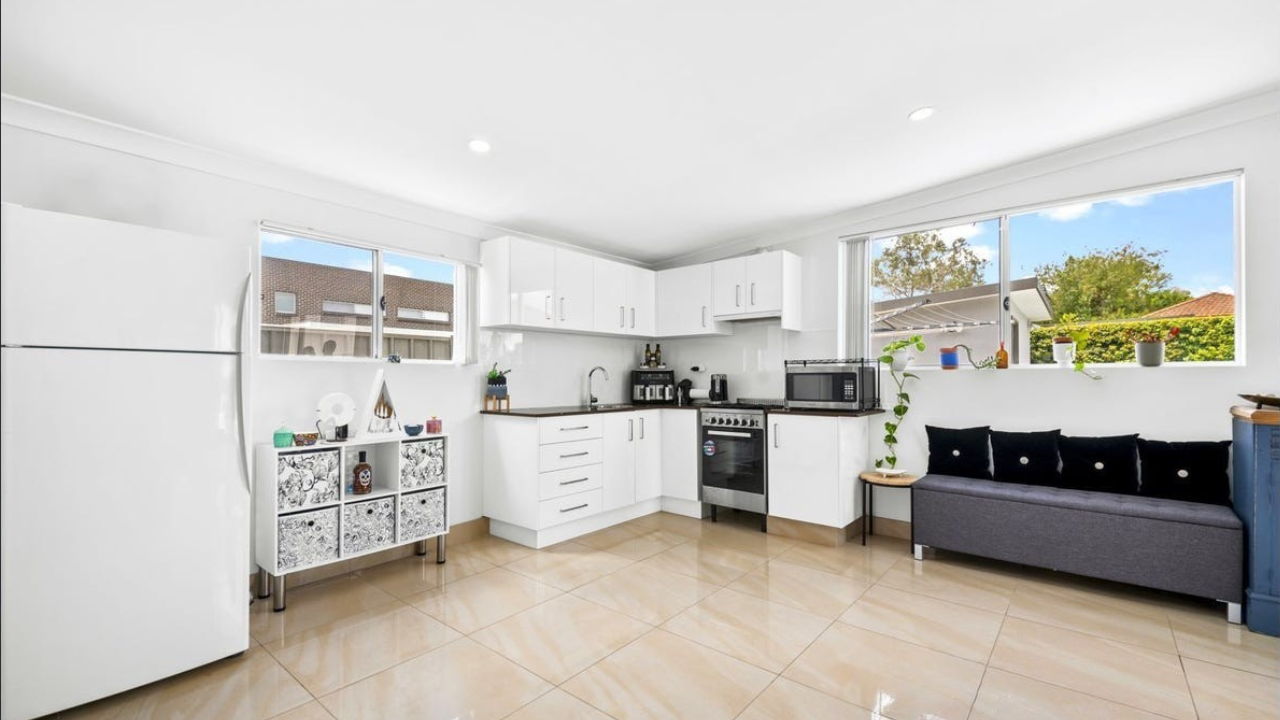 Lough Avenue, Guildford, NSW 2161 — Home image 4
