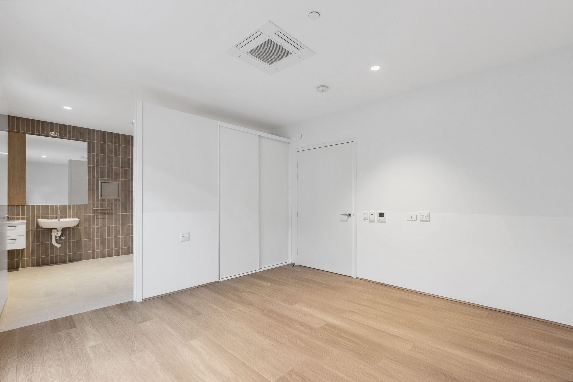 Live Your Best Life in Hamilton Hill — Home image 11