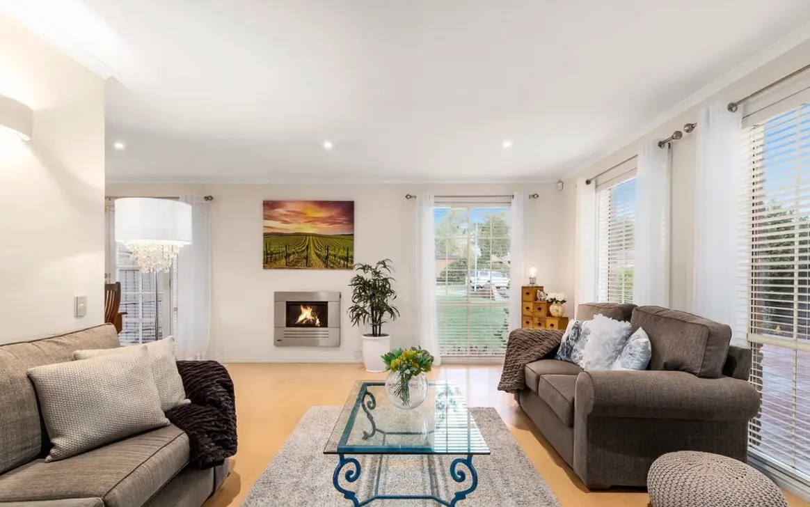 Large, Spacious and Comfortable SIL in Wantirna South — Home image 4