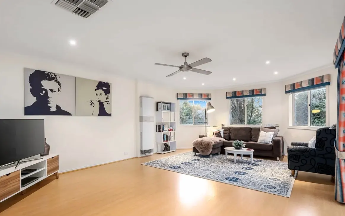 Large, Spacious and Comfortable SIL in Wantirna South — Home image 7