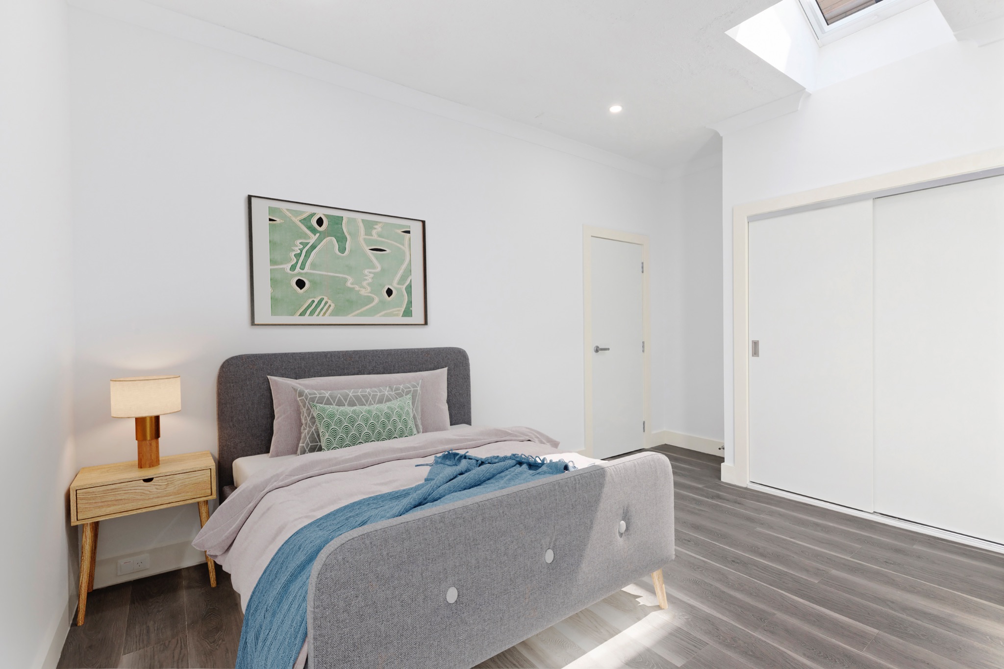 Beautifully Renovated Boutique Apartment in Hampton – A Place to Feel at Home — Home image 8