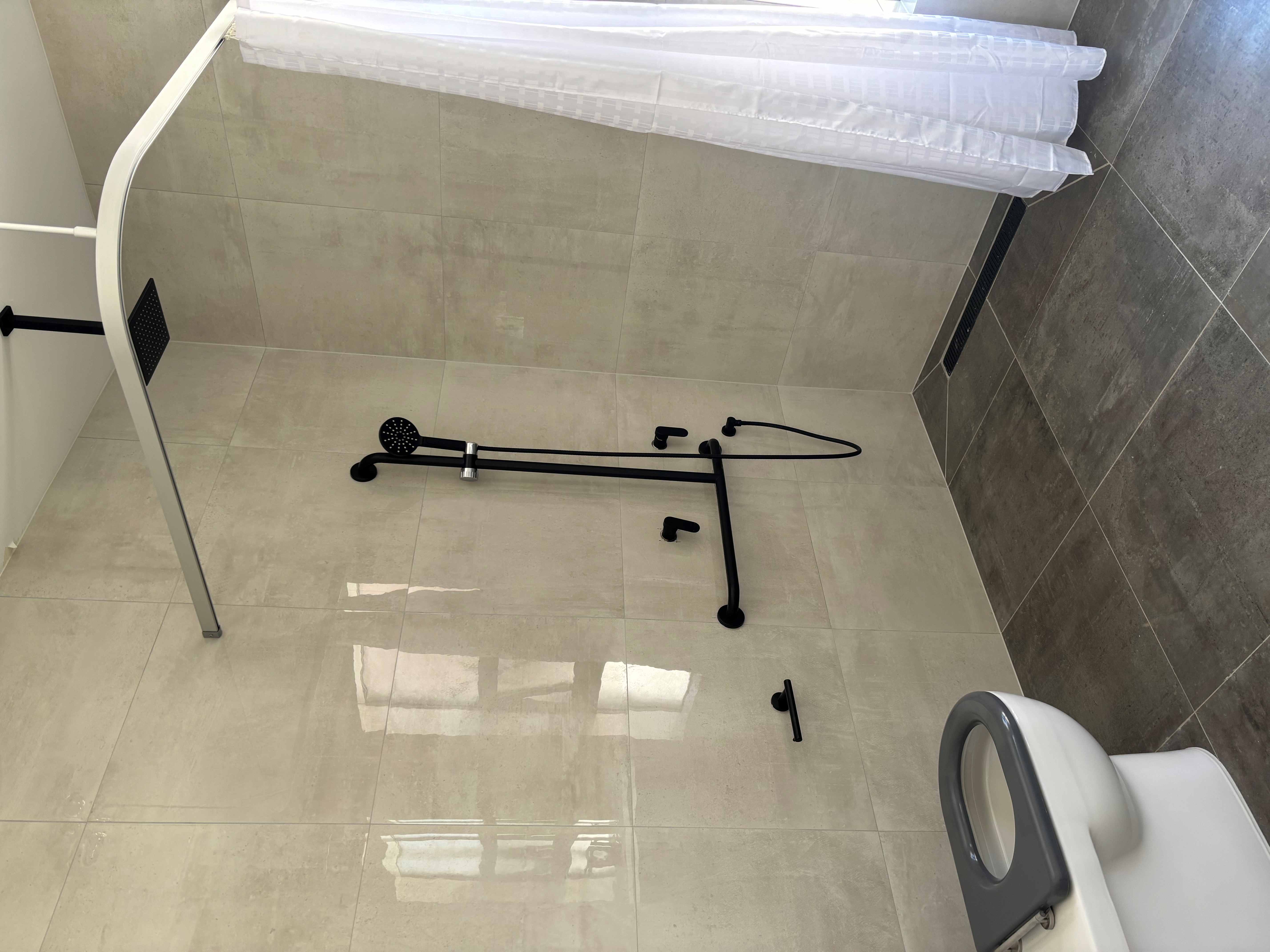 MTA Available now - Live alone 2 bedroom HPS Unit - Bring your Care Team — Home image 6
