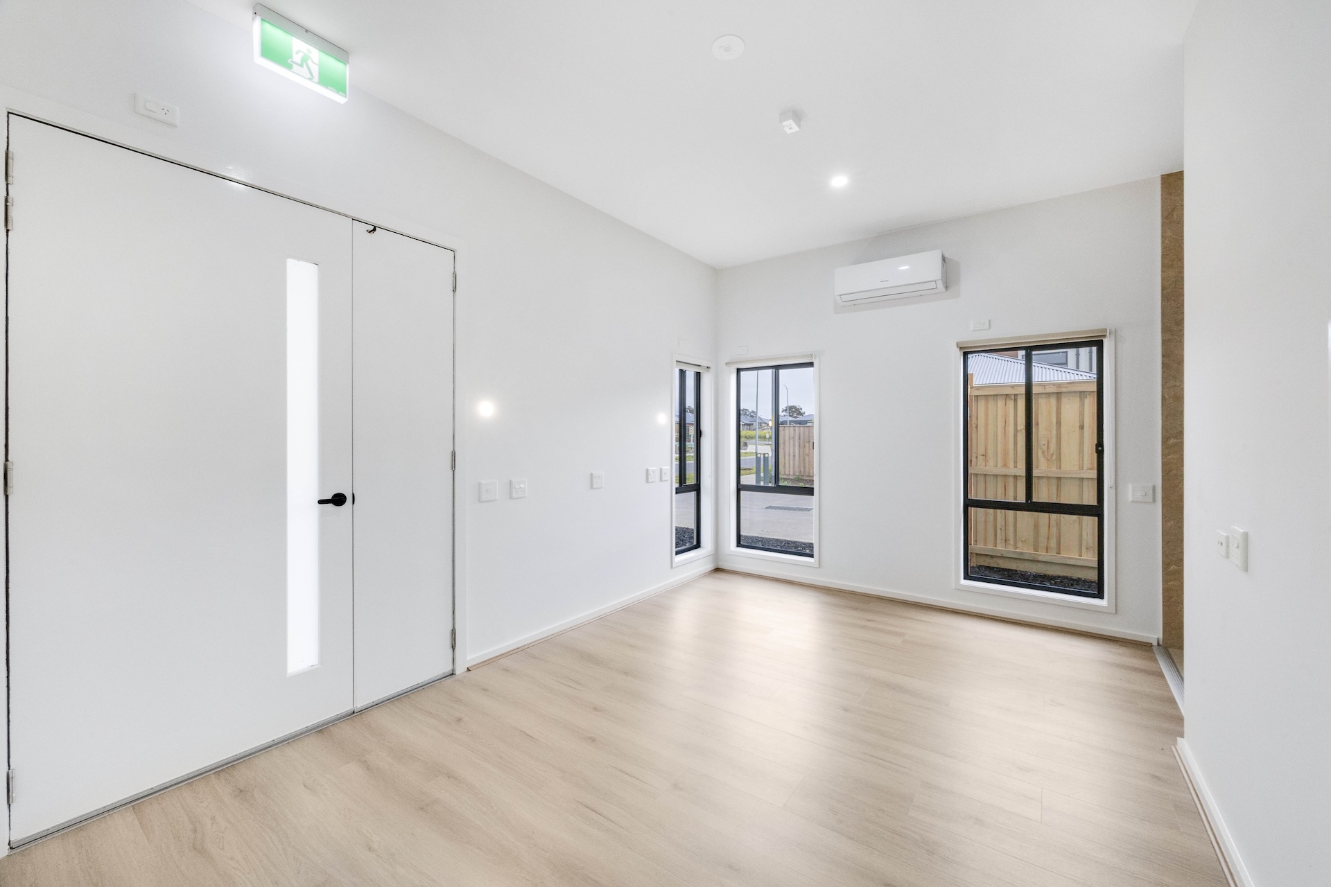 2+OOA Robust House in Wollert - Rare 3m Ceilings & 1300mm Wider Doors — Home image 3
