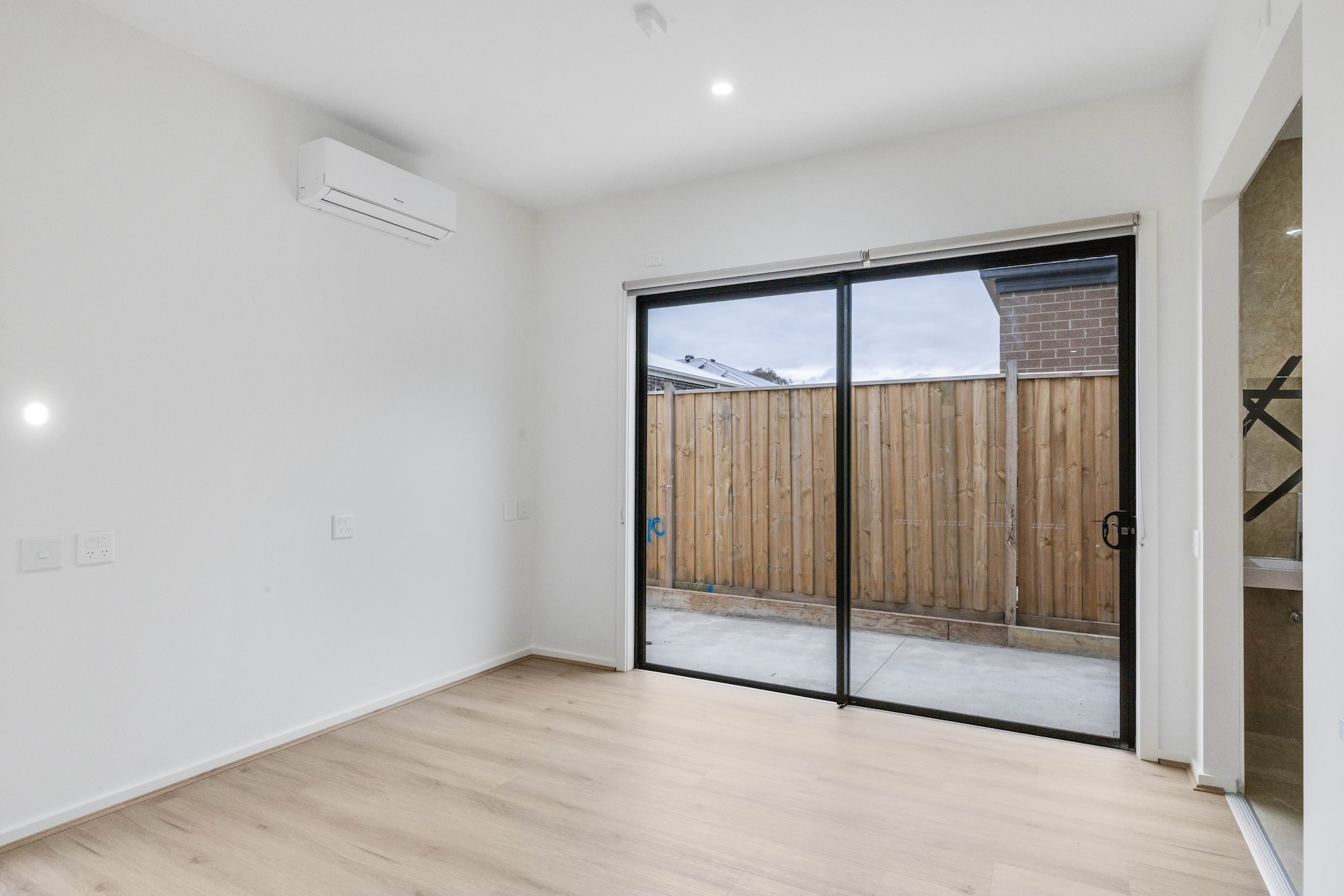 2+OOA Robust House in Wollert - Rare 3m Ceilings & 1300mm Wider Doors — Home image 5
