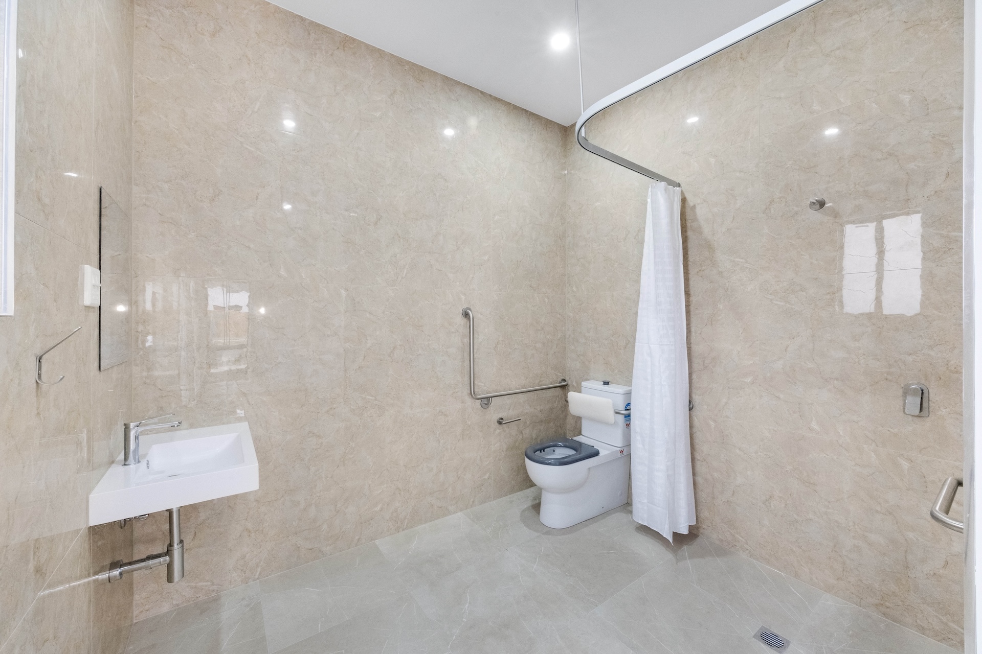 2+OOA Robust House in Wollert - Rare 3m Ceilings & 1300mm Wider Doors — Home image 6