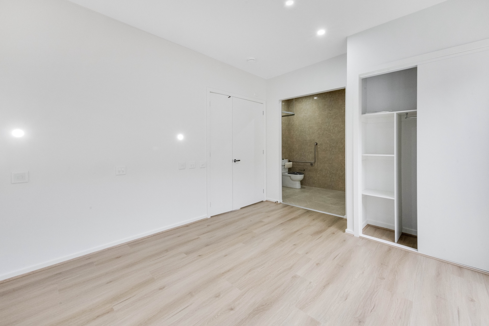 2+OOA Robust House in Wollert - Rare 3m Ceilings & 1300mm Wider Doors — Home image 9