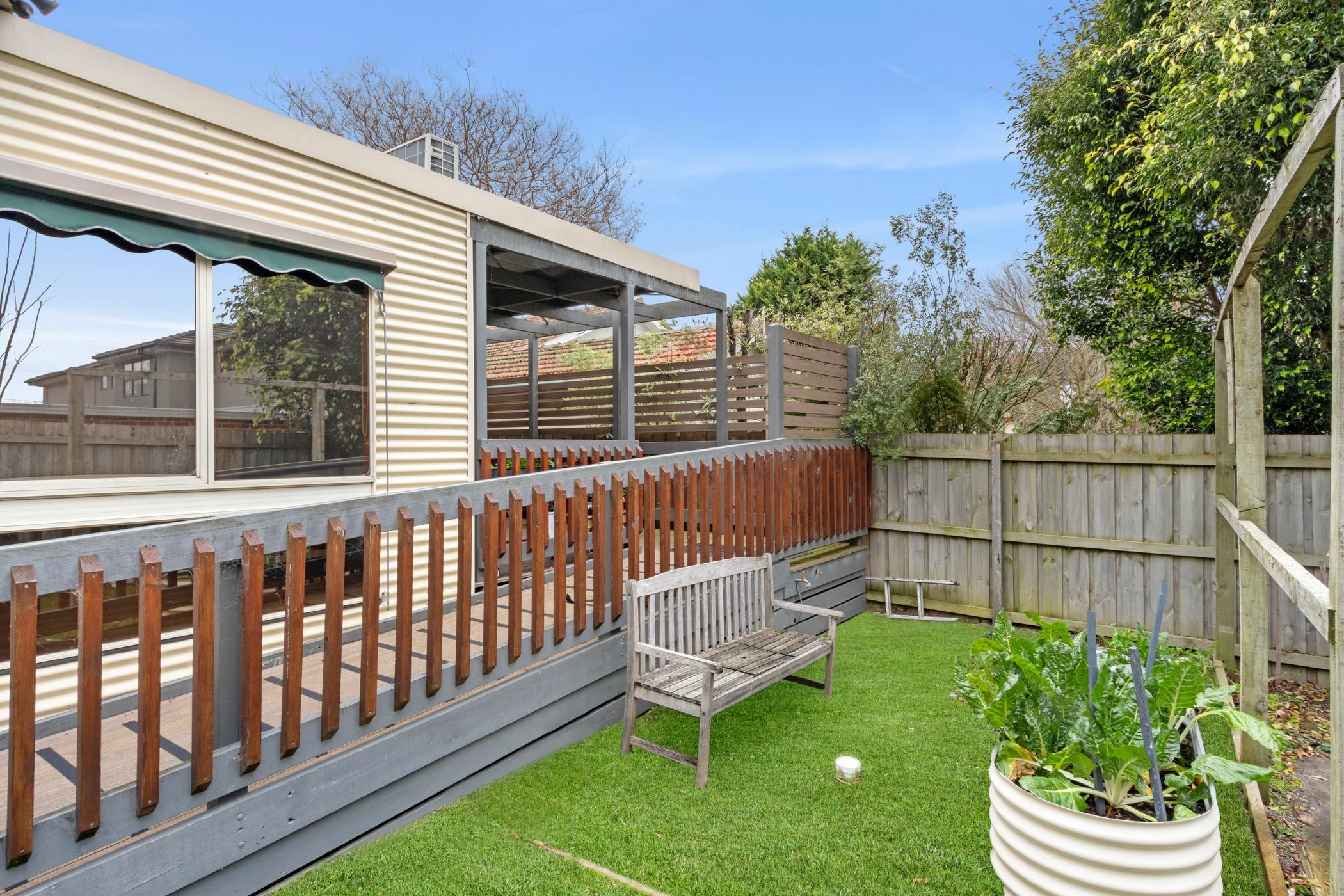 Spacious, accessible home only ten minutes from Brighton Beach. — Home image 2