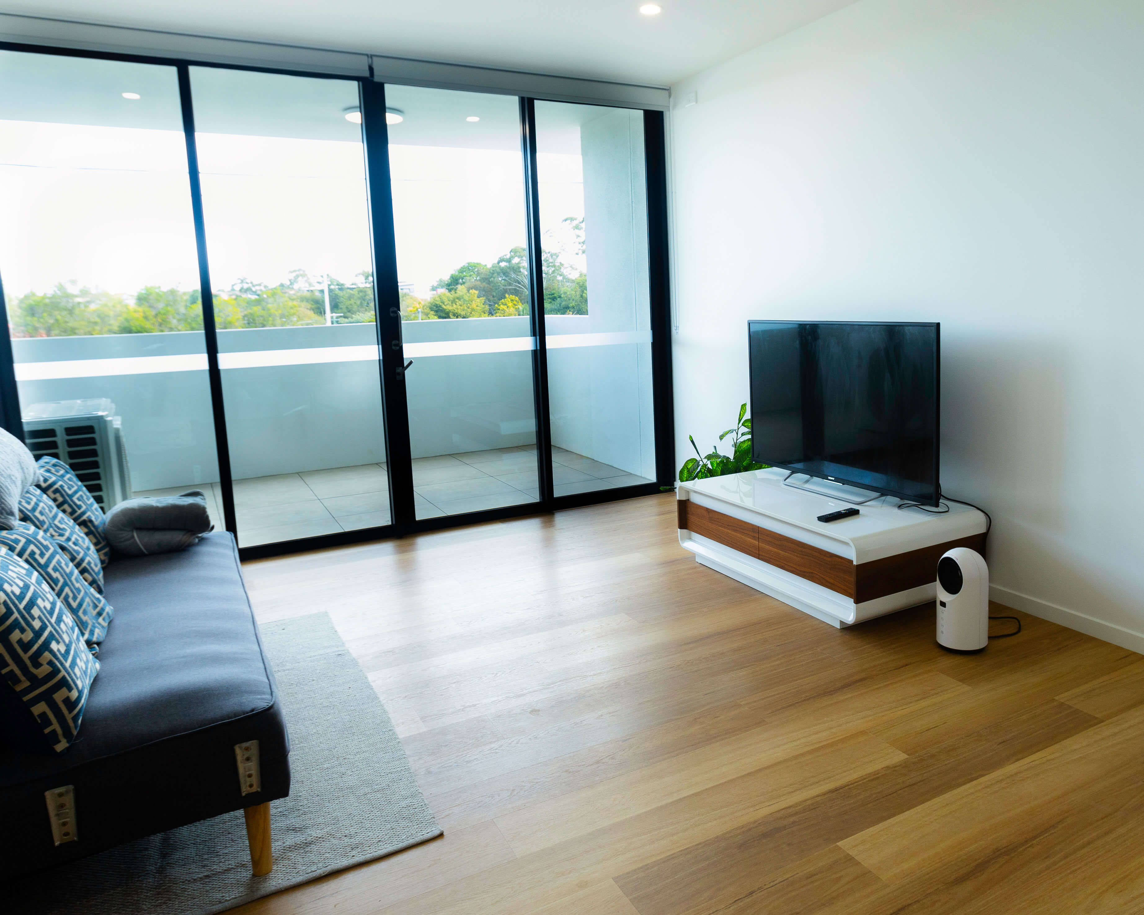 Brand New 3 Bedroom SDA Luxury Apartment in Mount Gravatt.  Available Now!!! — Home image 5