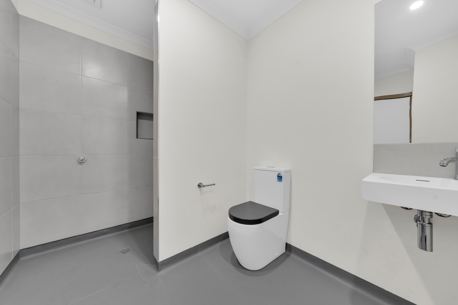 Robust Single Occupancy SDA Townhouse in Pakenham, Accessible, Private & Modern — Home image 5