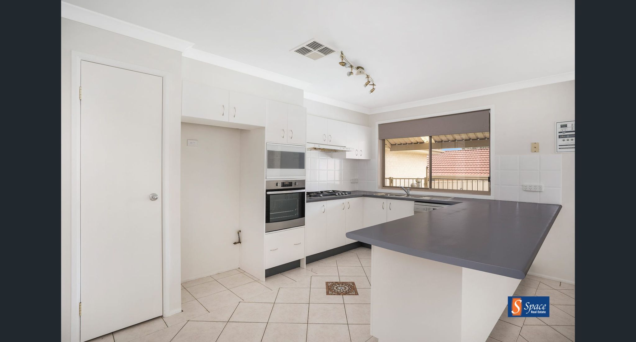A peaceful home in Mount Annan — Home image 2
