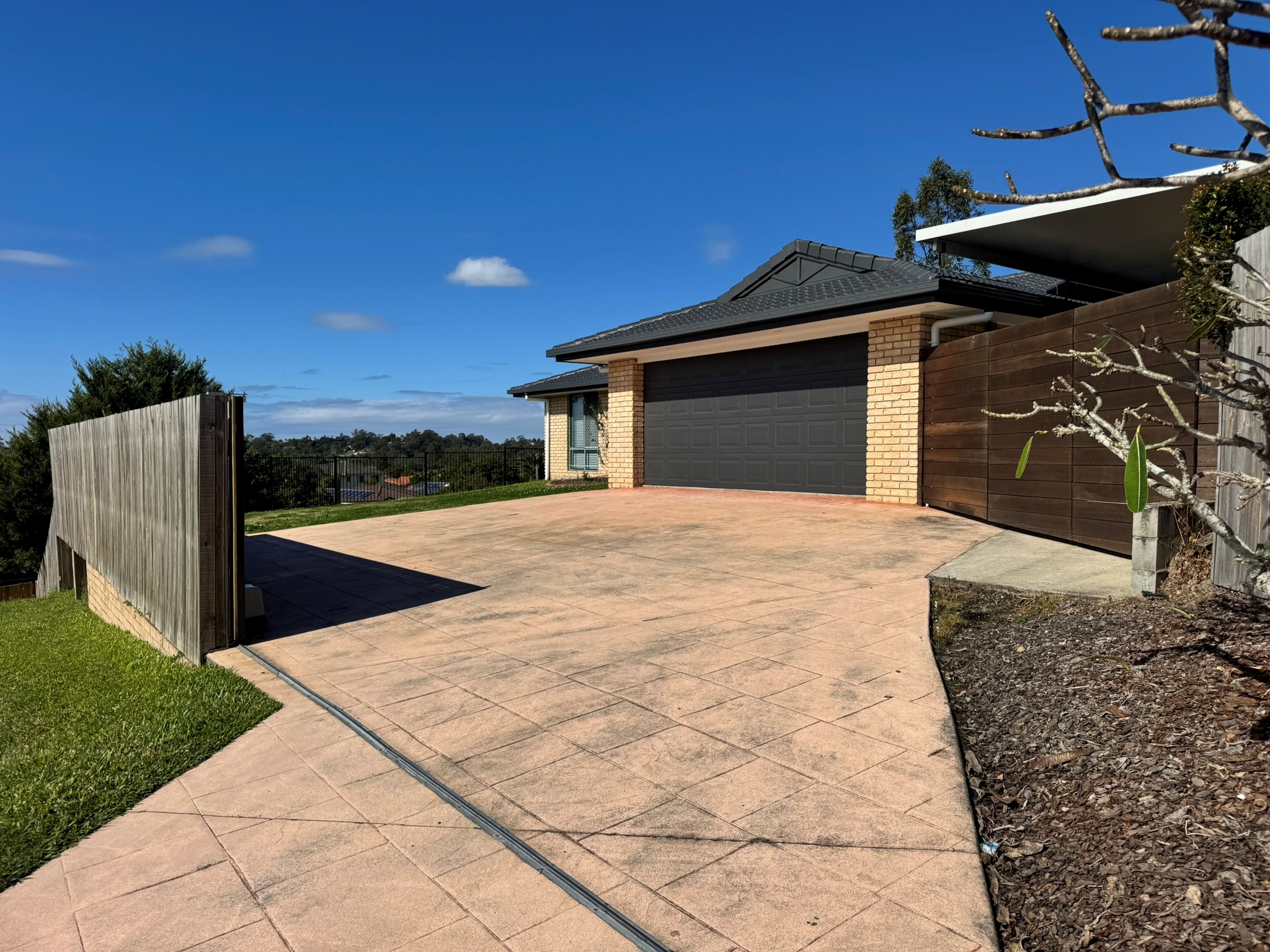 1:3 SIL Home with Stunning Views in Nerang — Home image 4
