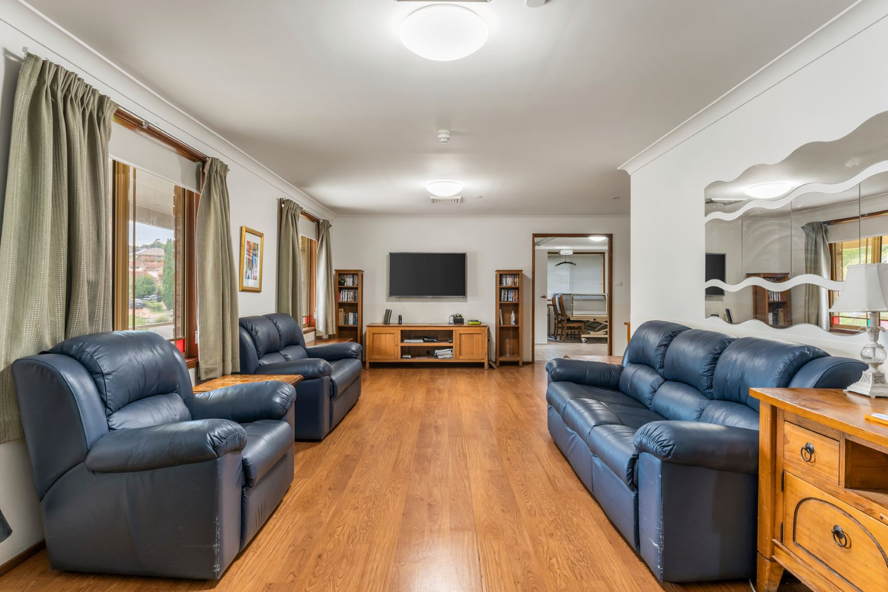 West Pennant Hills – charming and warm home with a cosy outdoor area — Home image 2