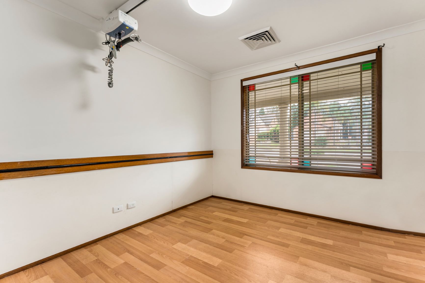 West Pennant Hills – charming and warm home with a cosy outdoor area — Home image 4
