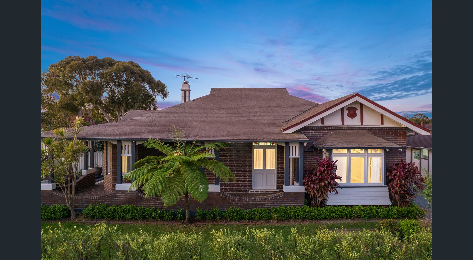 Charming Five Bedroom SIL Home In Burwood! — Home image 2