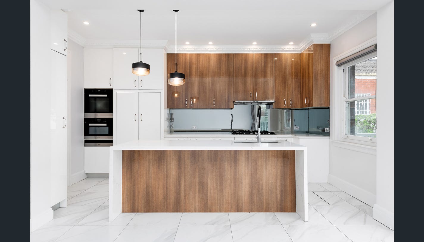 Charming Five Bedroom SIL Home In Burwood! — Home image 6