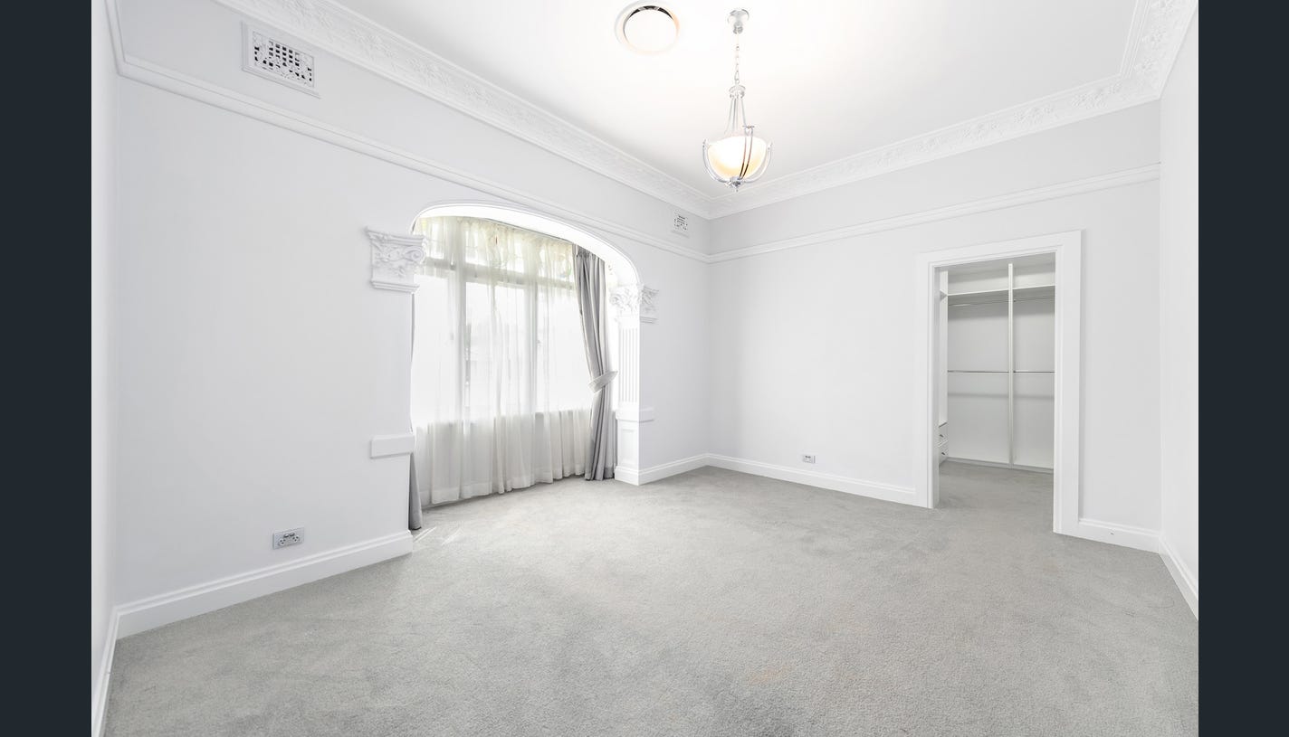 Charming Five Bedroom SIL Home In Burwood! — Home image 8