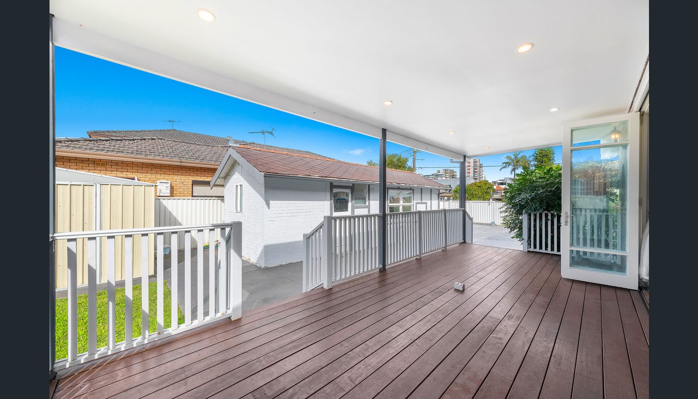Charming Five Bedroom SIL Home In Burwood! — Home image 11