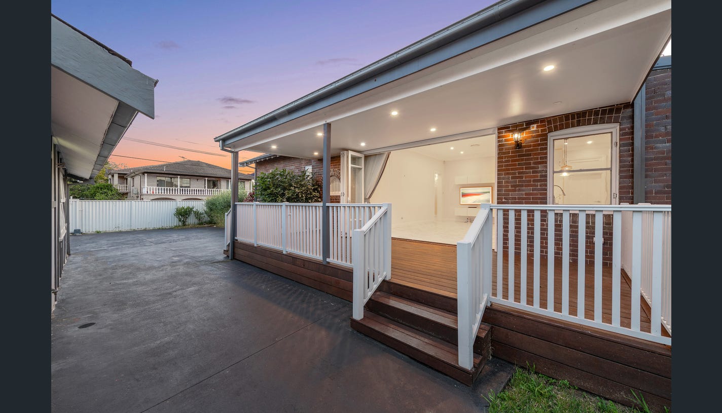 Charming Five Bedroom SIL Home In Burwood! — Home image 12