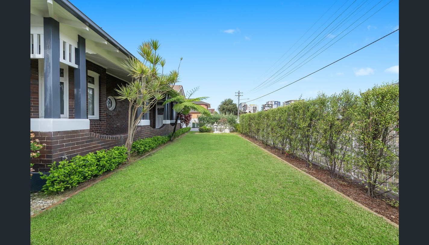 Charming Five Bedroom SIL Home In Burwood! — Home image 13