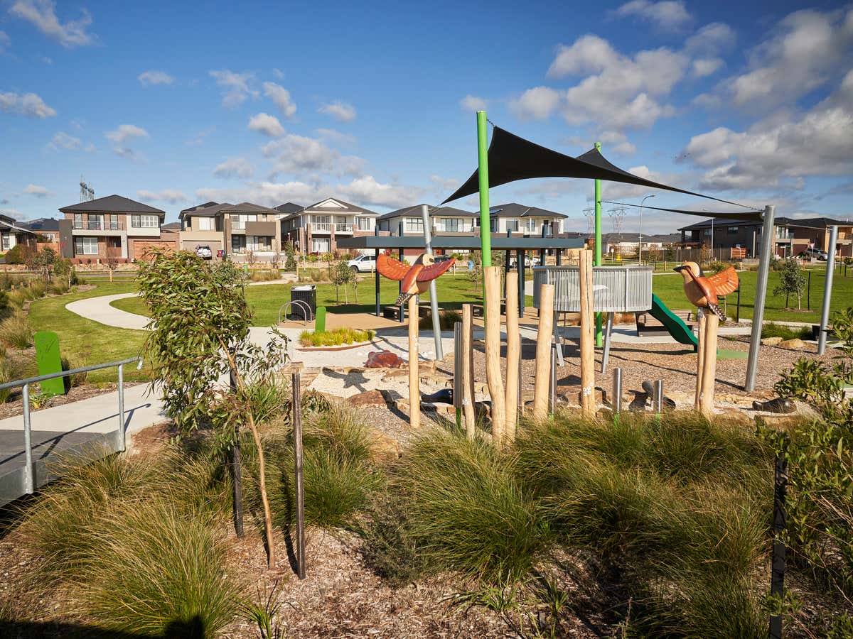 3 BR 2 Res High Physical Support Home with OOA - Clyde North, VIC — Home image 2