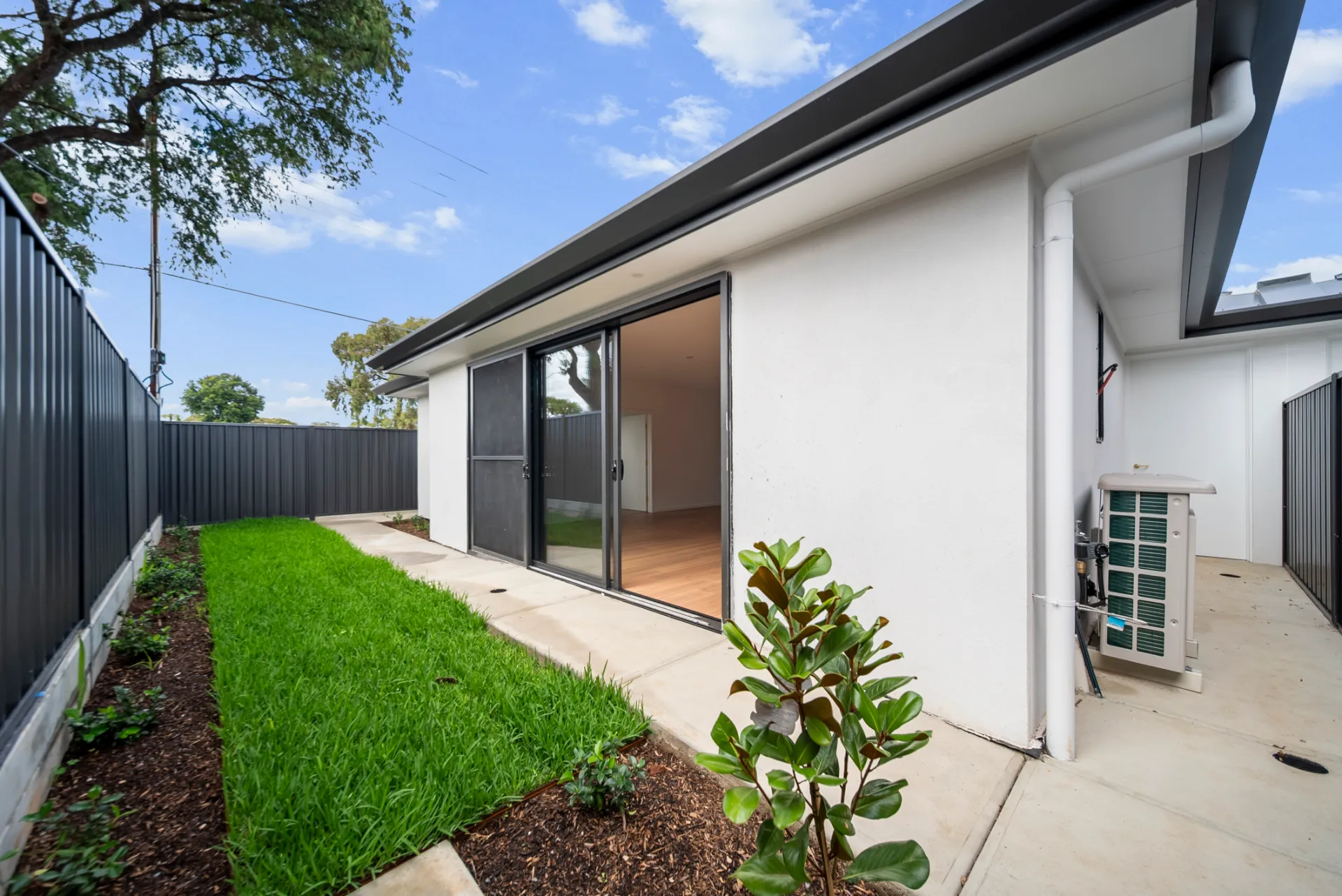 B Dawson — Home image 9