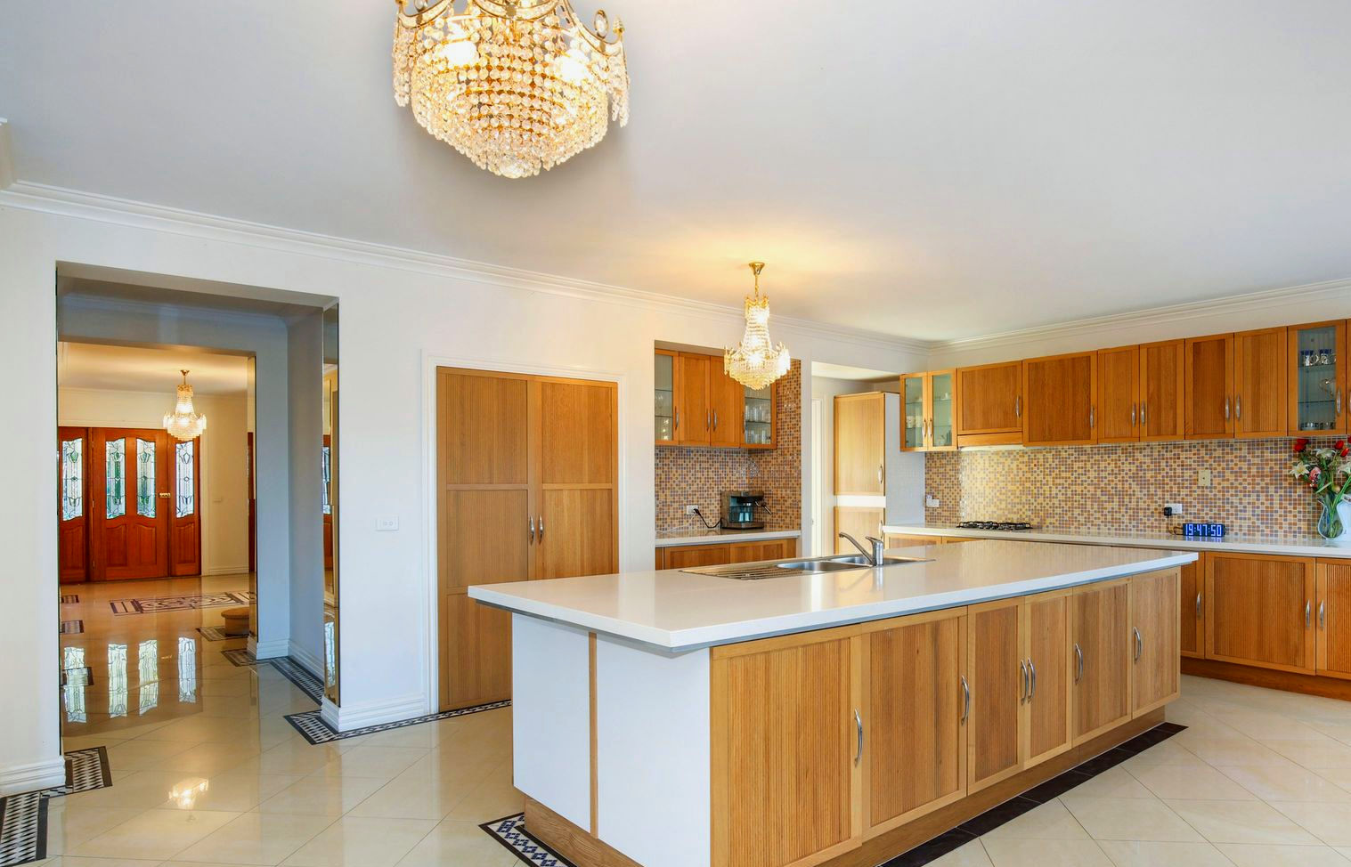 SIL - Grand living with great views — Home image 13