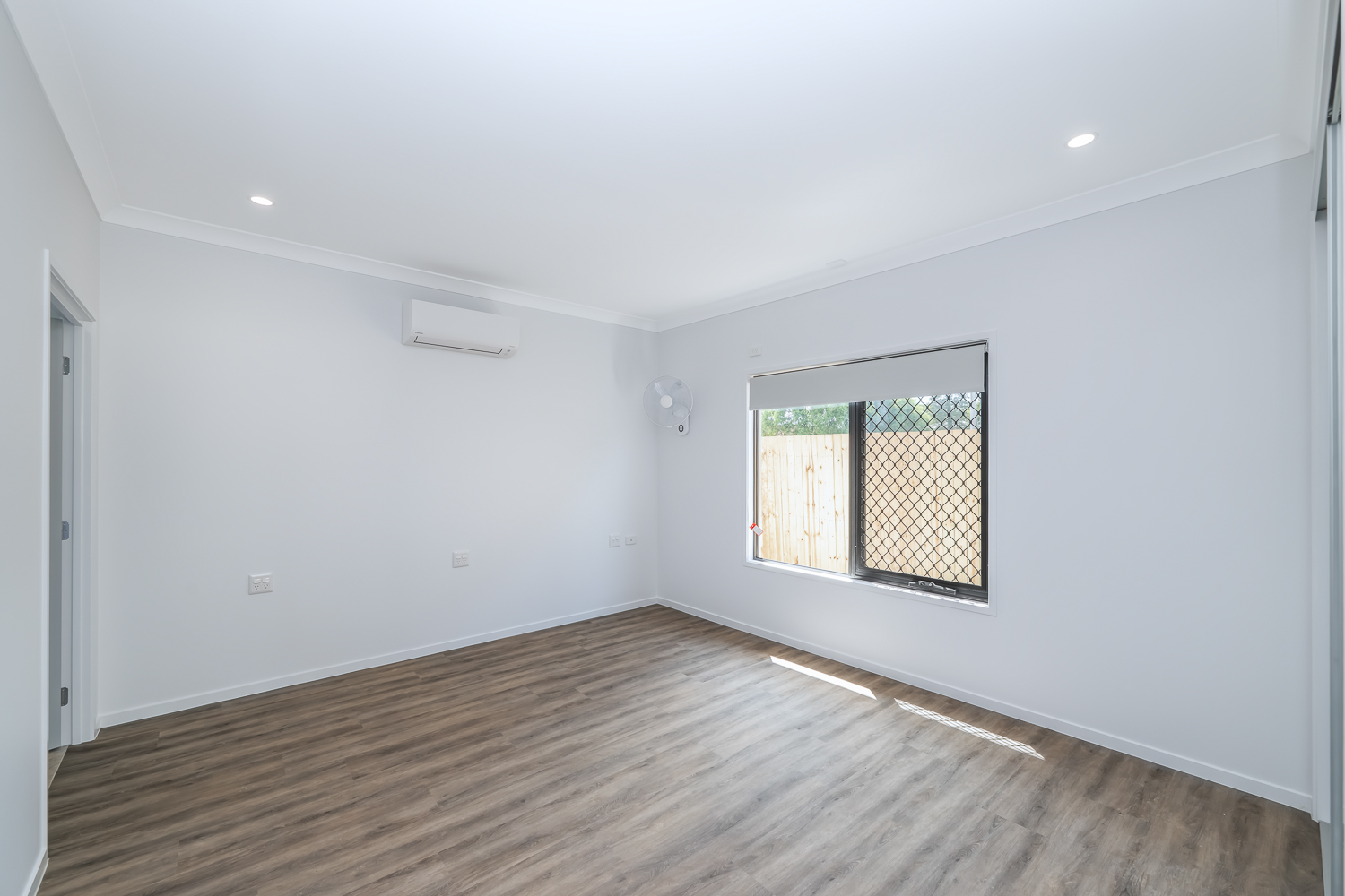 Loganholme 3 Bed, 4 Bath + OOA + additional breakout/living room — Home image 4