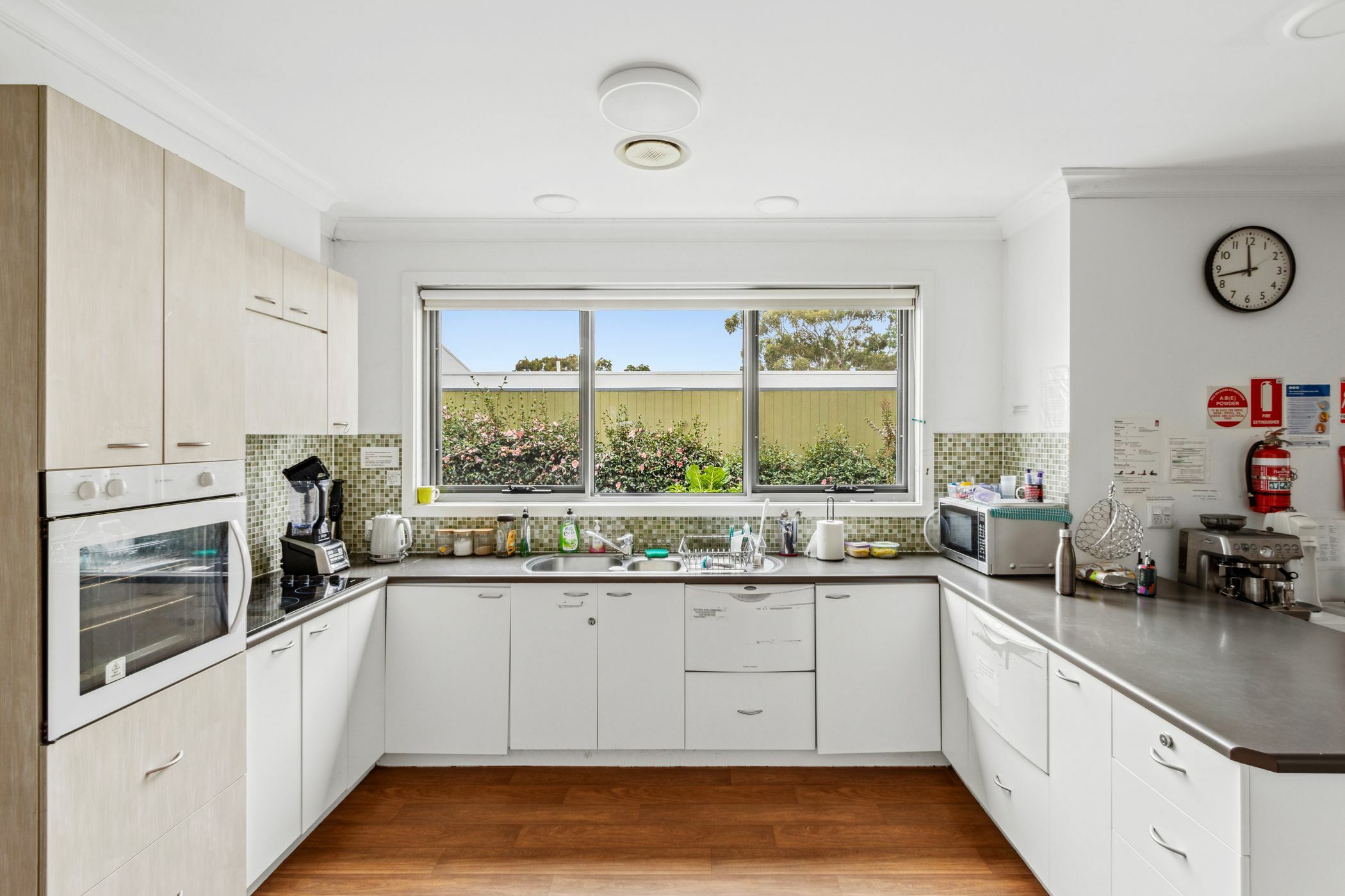 Leafy Kew awaits you in this Fully accessible home — Home image 4