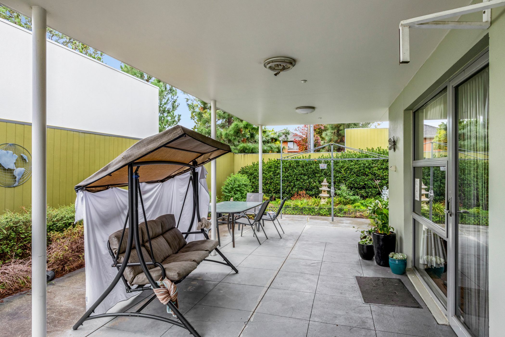 Leafy Kew awaits you in this Fully accessible home — Home image 8