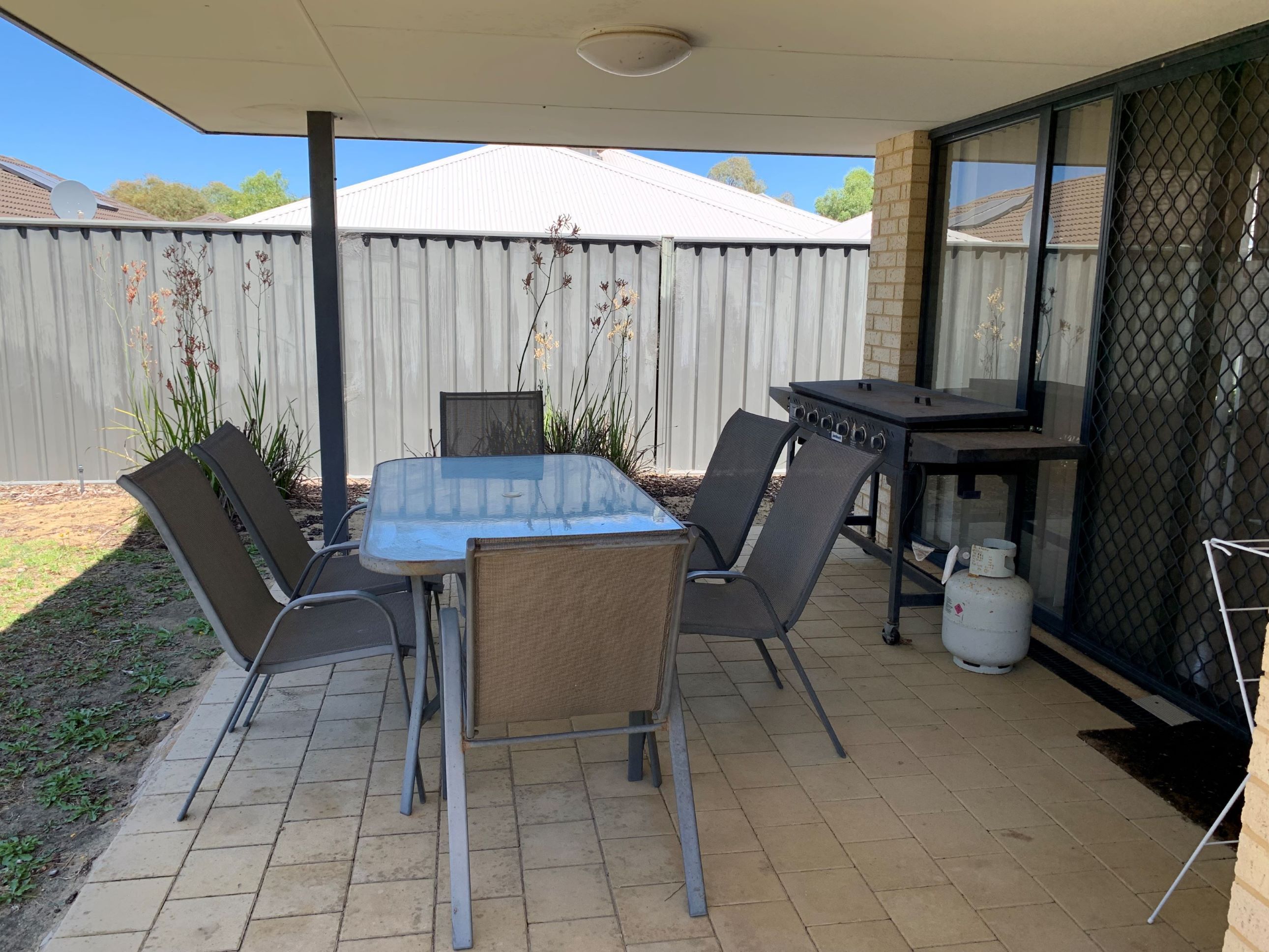 Peaceful living in leafy Banksia Grove — Home image 6