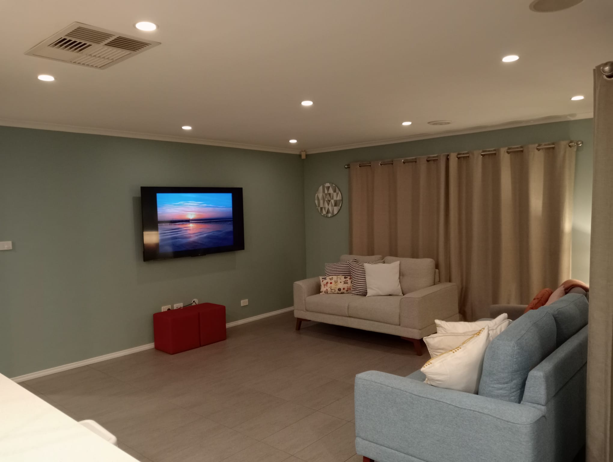 SIL property in Corio with open plan and outdoor undercover entertainment area — Home image 3