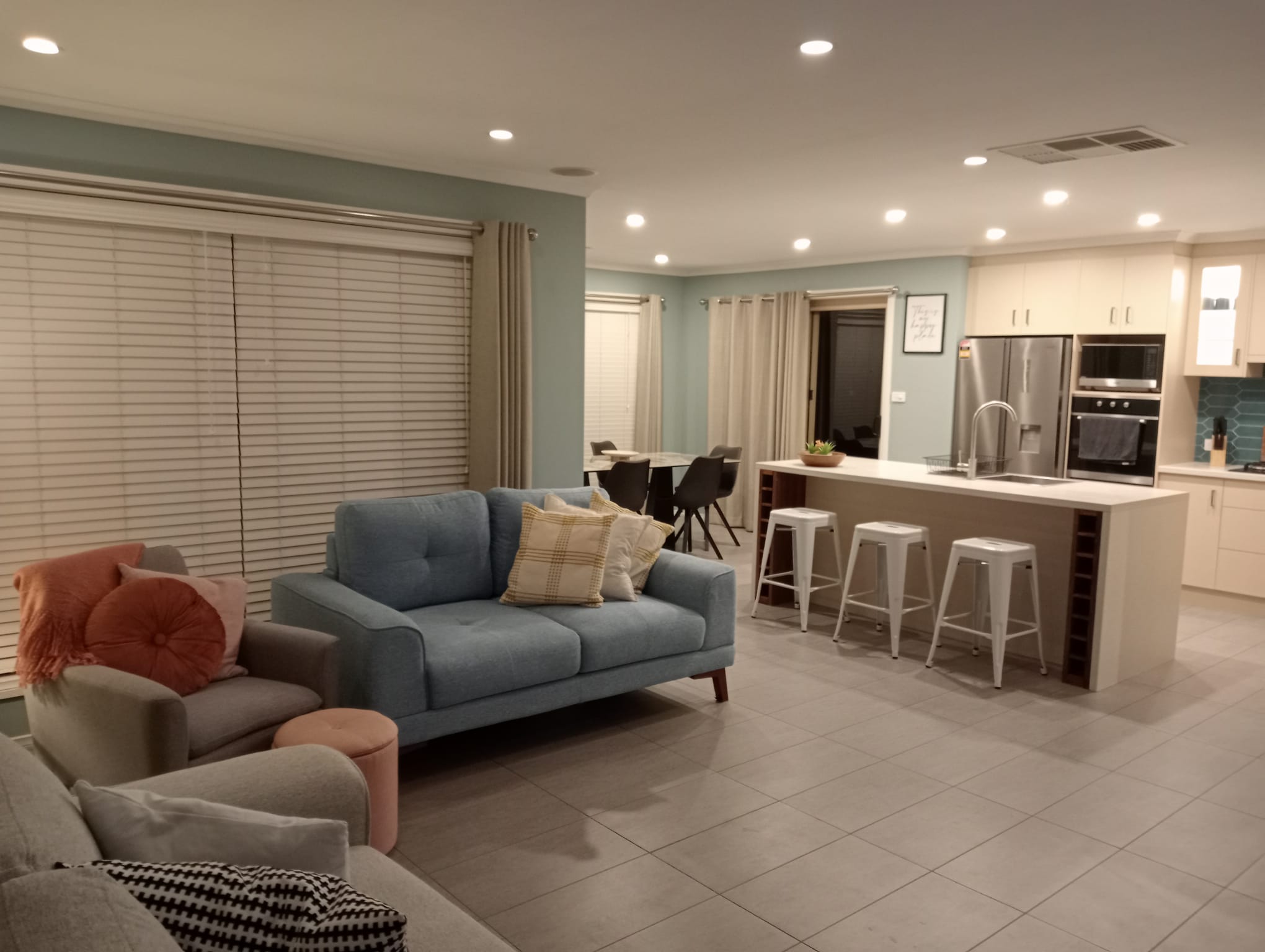 SIL property in Corio with open plan and outdoor undercover entertainment area — Home image 5