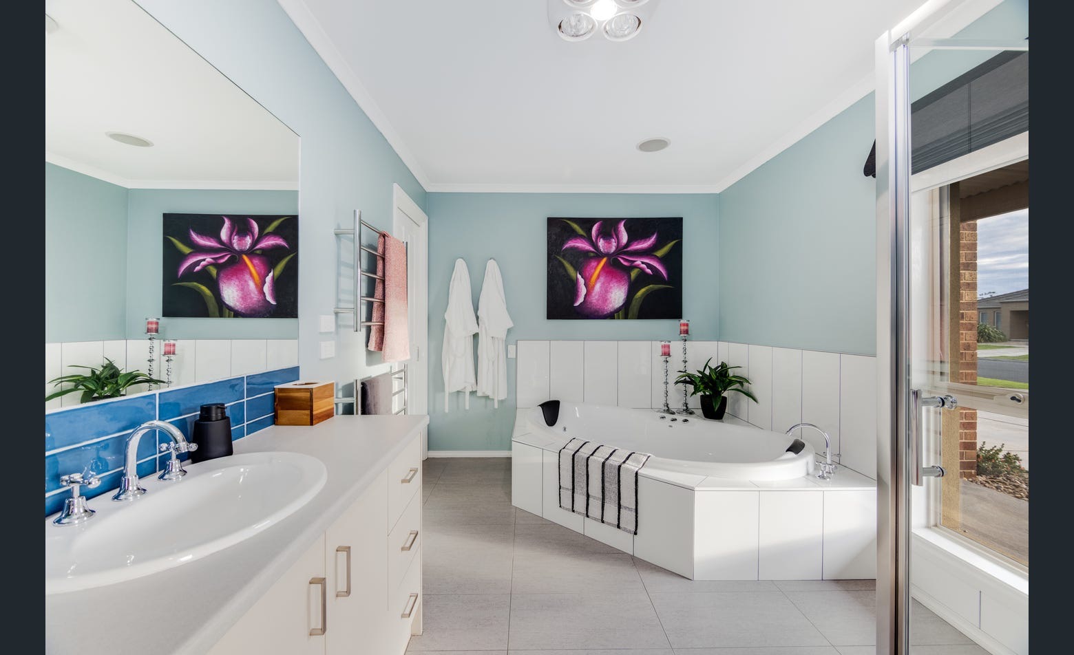 SIL property in Corio with open plan and outdoor undercover entertainment area — Home image 12