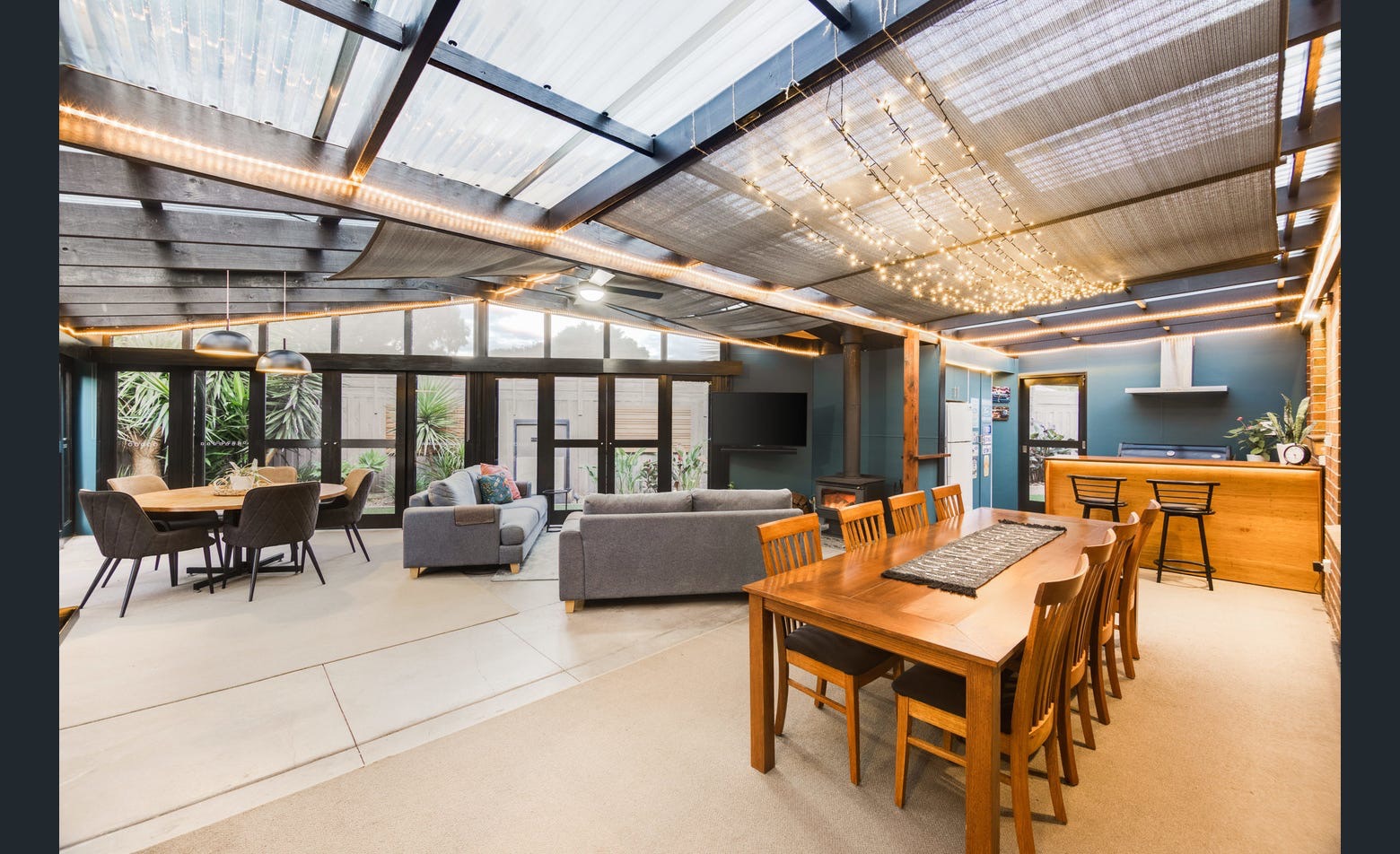 SIL property in Corio with open plan and outdoor undercover entertainment area — Home image 14