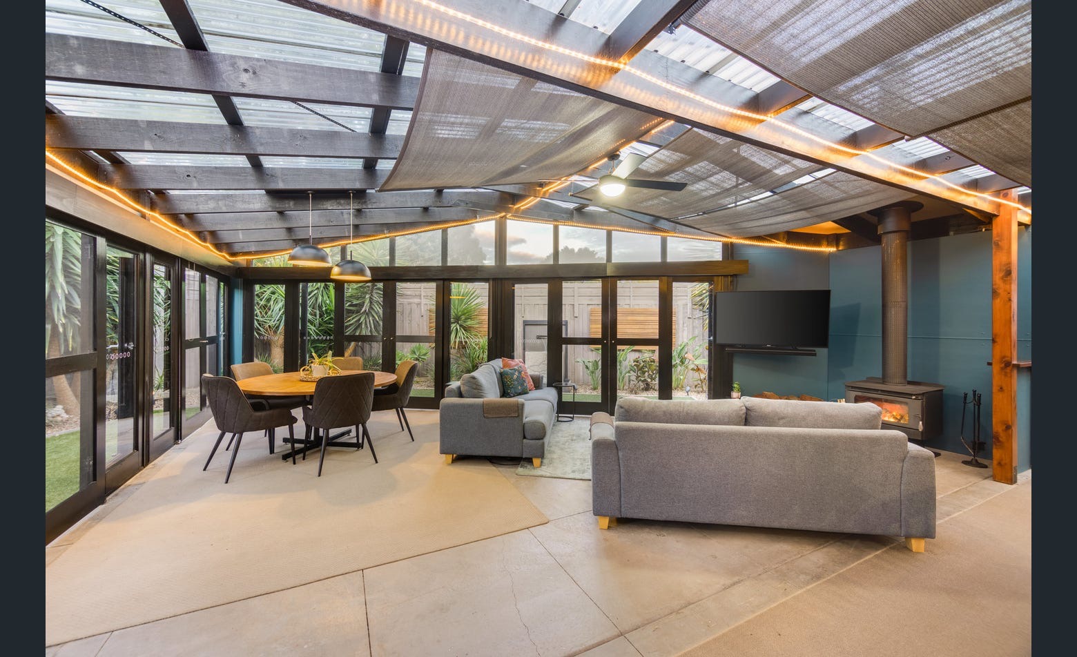 SIL property in Corio with open plan and outdoor undercover entertainment area — Home image 15
