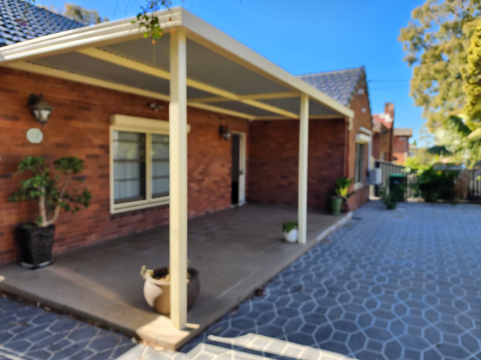 Lovely Strathfield Home - 4 Bedroom, 2 Bathroom — Home image 2
