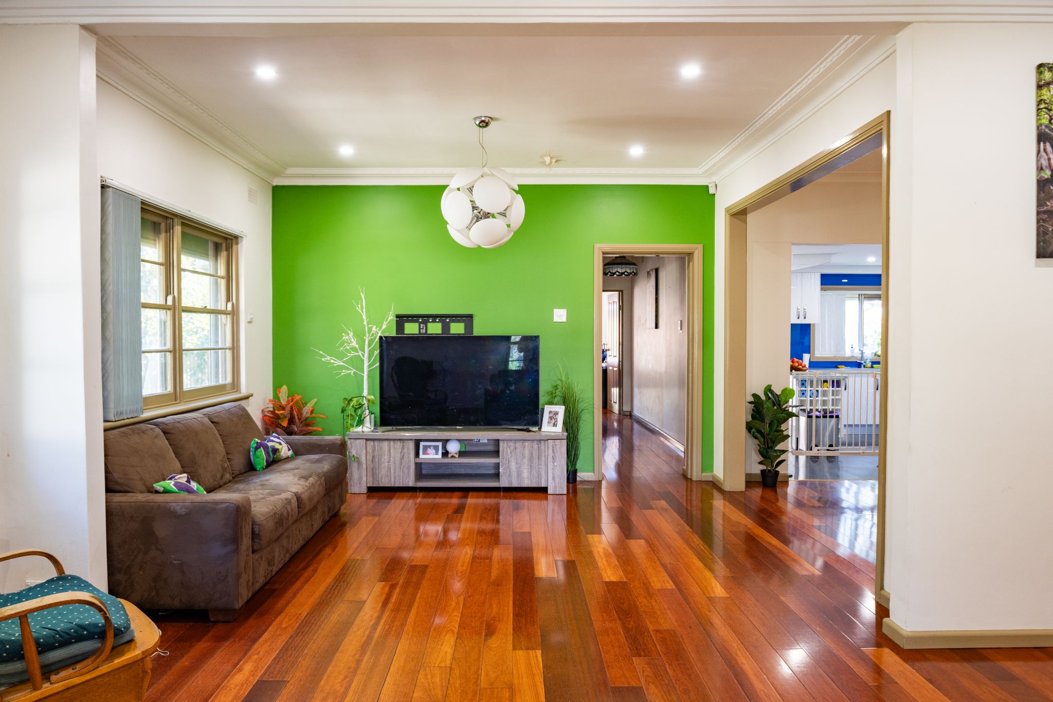 Lovely Strathfield Home - 4 Bedroom, 2 Bathroom — Home image 5
